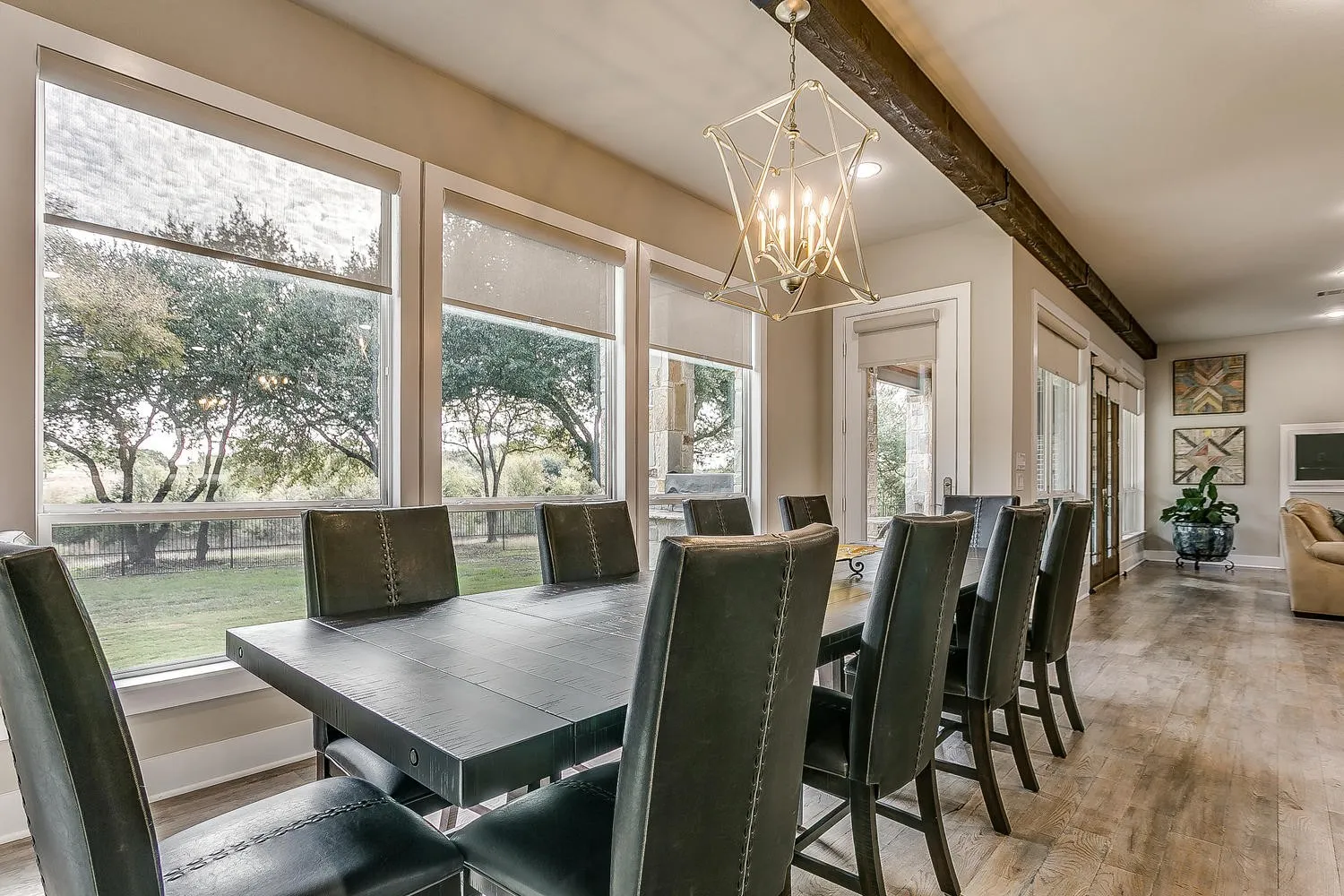 Single Family Residence For Sale in Hill County , 19069 Lakeview Court, Whitney, Texas 76692, 4 Bedroom, 4 Bathroom, 3 Garage spaces, 5,000 Sqft, built in 2016, mls#21221858, Real Estate Agent in Whitney, Homes For Sale in Hill county, Homes For Sale in Whitney, Realtor in Whitney Texas, Real Estate Brokerage Independent Realty Texas, Luminita Cordes Realtor