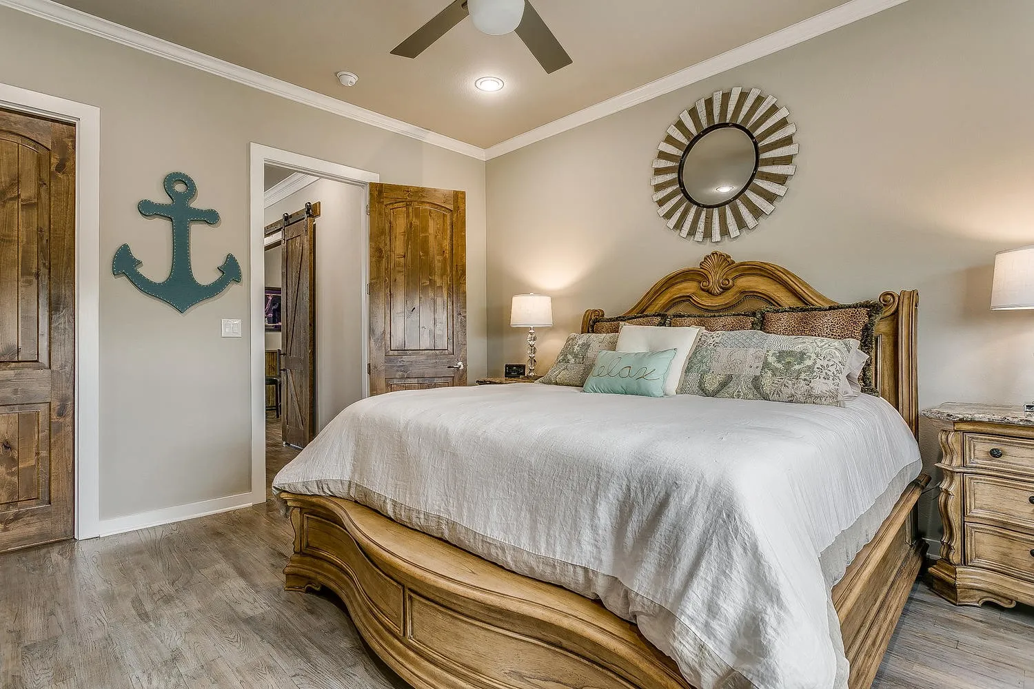 Single Family Residence For Sale in Hill County , 19069 Lakeview Court, Whitney, Texas 76692, 4 Bedroom, 4 Bathroom, 3 Garage spaces, 5,000 Sqft, built in 2016, mls#21221858, Real Estate Agent in Whitney, Homes For Sale in Hill county, Homes For Sale in Whitney, Realtor in Whitney Texas, Real Estate Brokerage Independent Realty Texas, Luminita Cordes Realtor