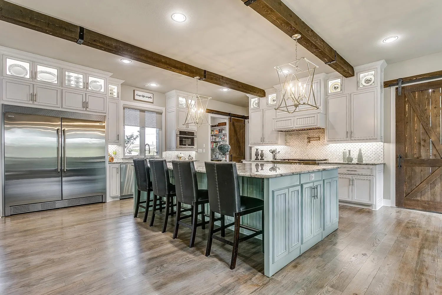 Single Family Residence For Sale in Hill County , 19069 Lakeview Court, Whitney, Texas 76692, 4 Bedroom, 4 Bathroom, 3 Garage spaces, 5,000 Sqft, built in 2016, mls#21221858, Real Estate Agent in Whitney, Homes For Sale in Hill county, Homes For Sale in Whitney, Realtor in Whitney Texas, Real Estate Brokerage Independent Realty Texas, Luminita Cordes Realtor