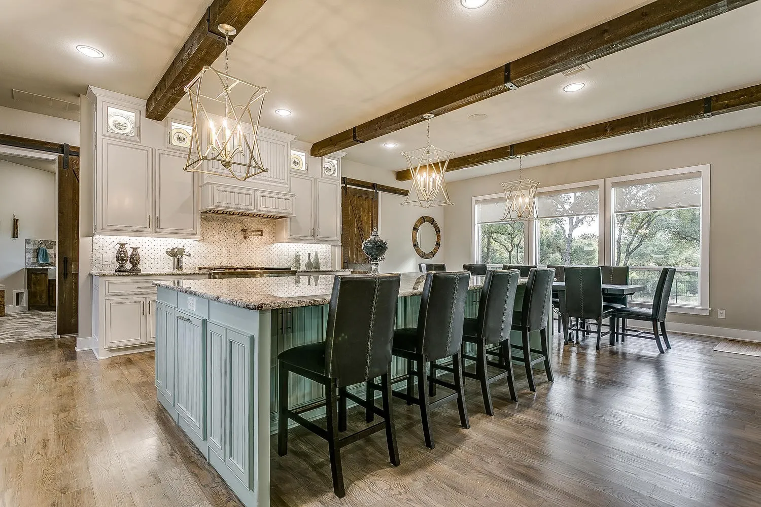 Single Family Residence For Sale in Hill County , 19069 Lakeview Court, Whitney, Texas 76692, 4 Bedroom, 4 Bathroom, 3 Garage spaces, 5,000 Sqft, built in 2016, mls#21221858, Real Estate Agent in Whitney, Homes For Sale in Hill county, Homes For Sale in Whitney, Realtor in Whitney Texas, Real Estate Brokerage Independent Realty Texas, Luminita Cordes Realtor