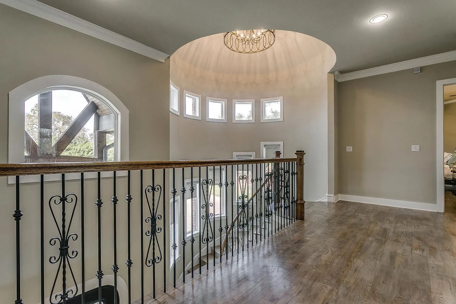 Single Family Residence For Sale in Hill County , 19069 Lakeview Court, Whitney, Texas 76692, 4 Bedroom, 4 Bathroom, 3 Garage spaces, 5,000 Sqft, built in 2016, mls#21221858, Real Estate Agent in Whitney, Homes For Sale in Hill county, Homes For Sale in Whitney, Realtor in Whitney Texas, Real Estate Brokerage Independent Realty Texas, Luminita Cordes Realtor
