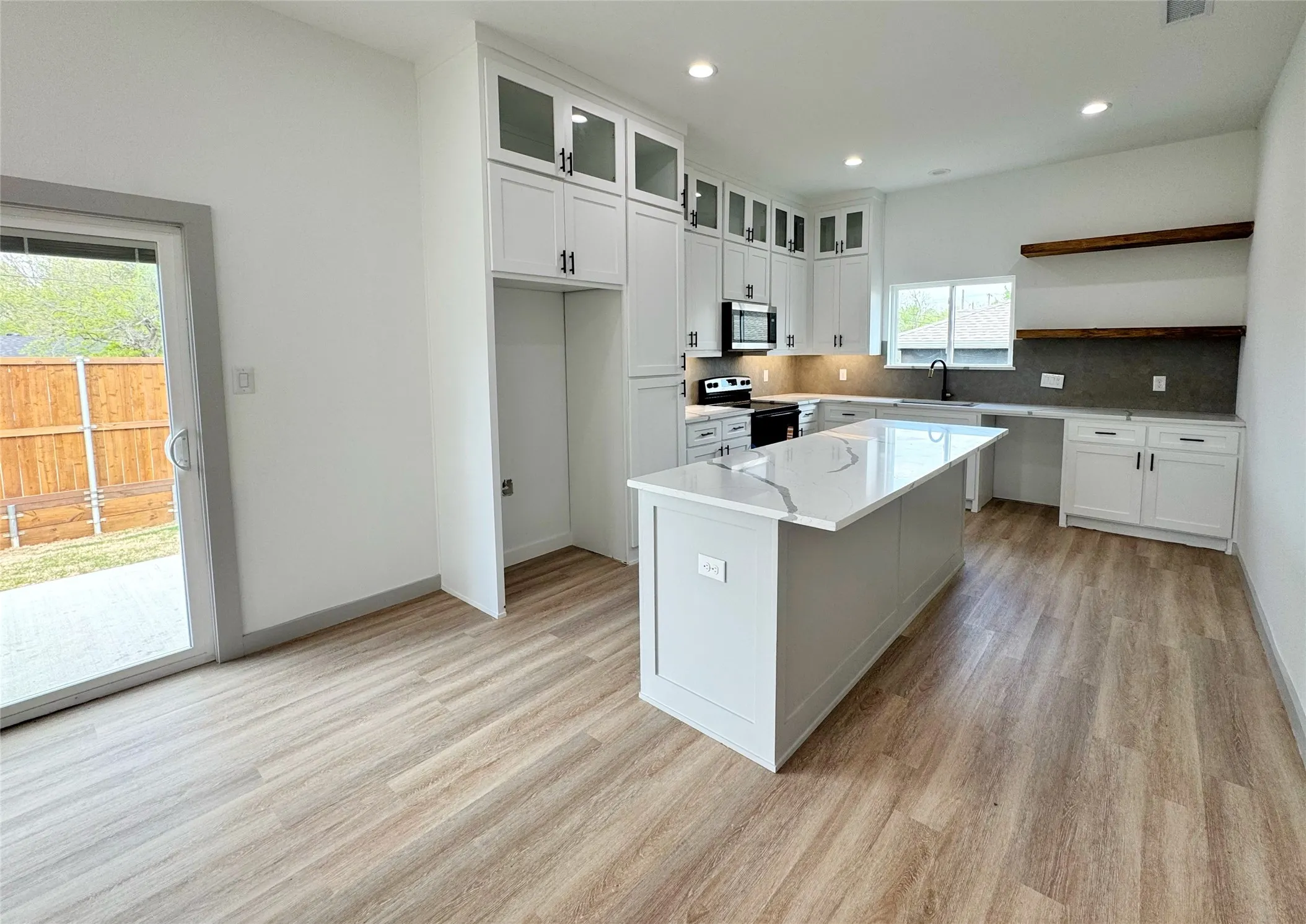 Single Family Residence For Sale in Hunt County , 1401 Clark Street, Greenville, Texas 75401, 3 Bedroom, 2 Bathroom, 2 Garage spaces, 1,287 Sqft, built in 2026, New Construction - Complete, mls#21224373, Real Estate Agent in Greenville, Homes For Sale in Hunt county, Homes For Sale in Greenville, Realtor in Greenville Texas, Real Estate Brokerage Independent Realty Texas, Luminita Cordes Realtor
