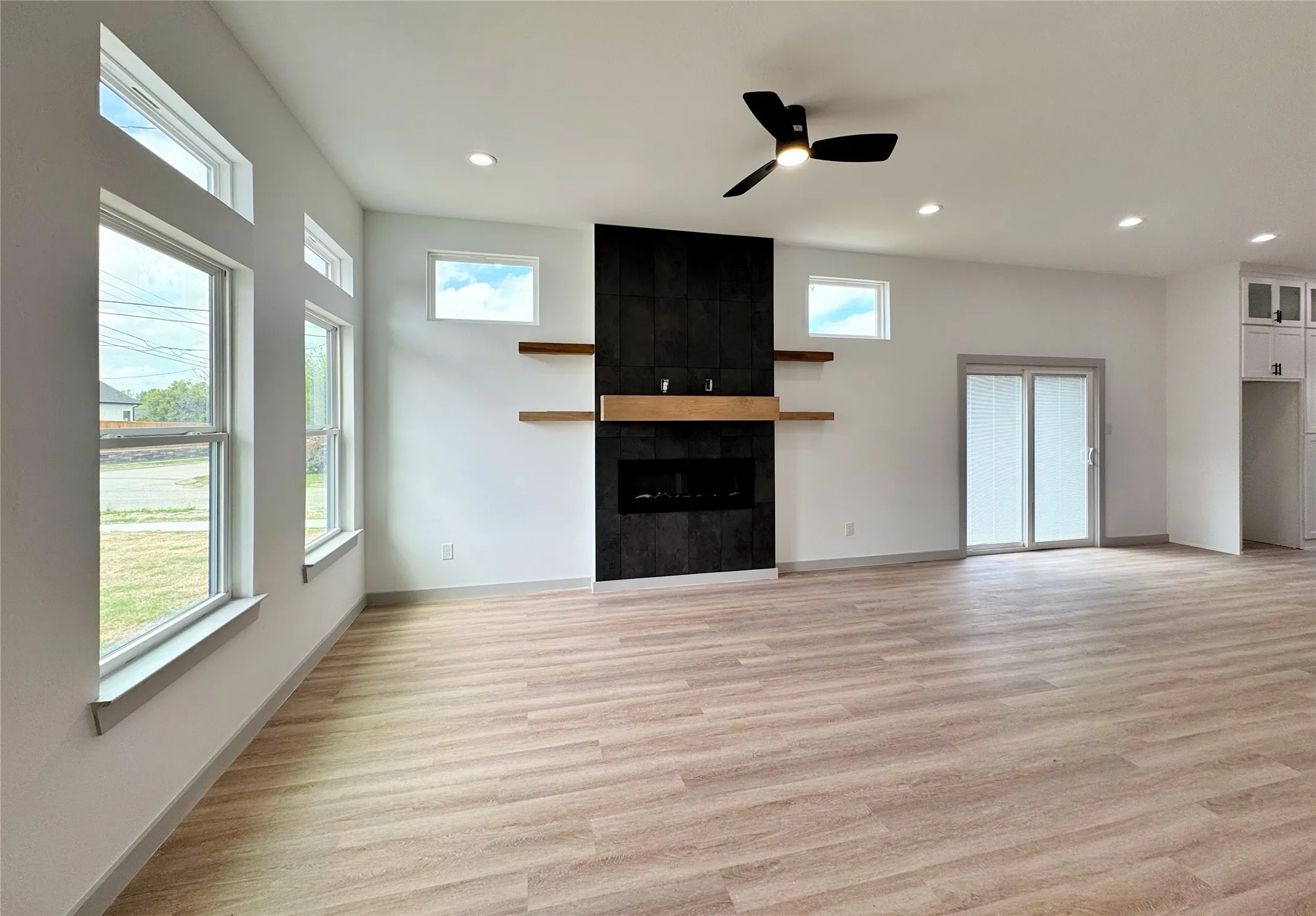 Single Family Residence For Sale in Hunt County , 1401 Clark Street, Greenville, Texas 75401, 3 Bedroom, 2 Bathroom, 2 Garage spaces, 1,287 Sqft, built in 2026, New Construction - Complete, mls#21224373, Real Estate Agent in Greenville, Homes For Sale in Hunt county, Homes For Sale in Greenville, Realtor in Greenville Texas, Real Estate Brokerage Independent Realty Texas, Luminita Cordes Realtor
