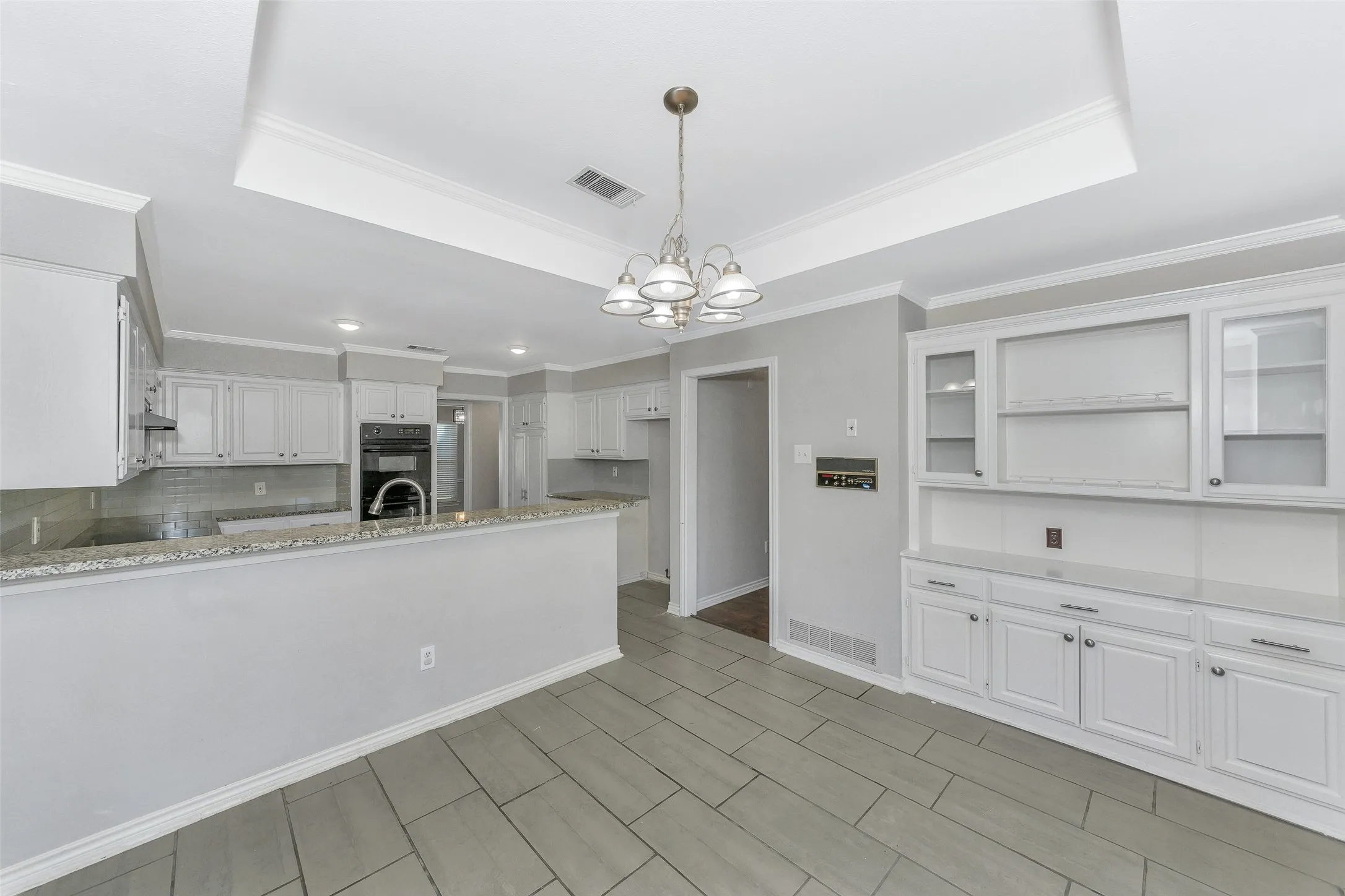 Single Family Residence For Sale in Dallas County , 1011 Briar Hill Circle, Duncanville, Texas 75137, 4 Bedroom, 3 Bathroom, 2 Garage spaces, 2,789 Sqft, built in 1984, Preowned, mls#21223804, Real Estate Agent in Duncanville, Homes For Sale in Dallas county, Homes For Sale in Duncanville, Realtor in Duncanville Texas, Real Estate Brokerage Independent Realty Texas, Luminita Cordes Realtor