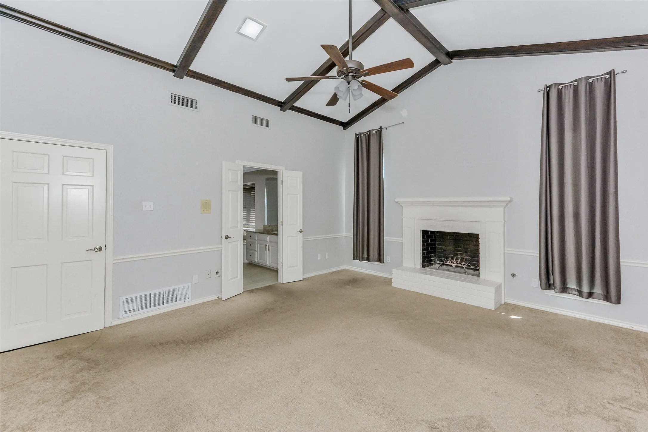 Single Family Residence For Sale in Dallas County , 1011 Briar Hill Circle, Duncanville, Texas 75137, 4 Bedroom, 3 Bathroom, 2 Garage spaces, 2,789 Sqft, built in 1984, Preowned, mls#21223804, Real Estate Agent in Duncanville, Homes For Sale in Dallas county, Homes For Sale in Duncanville, Realtor in Duncanville Texas, Real Estate Brokerage Independent Realty Texas, Luminita Cordes Realtor
