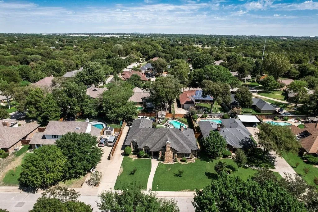 Single Family Residence For Sale in Dallas County , 1011 Briar Hill Circle, Duncanville, Texas 75137, 4 Bedroom, 3 Bathroom, 2 Garage spaces, 2,789 Sqft, built in 1984, Preowned, mls#21223804, Real Estate Agent in Duncanville, Homes For Sale in Dallas county, Homes For Sale in Duncanville, Realtor in Duncanville Texas, Real Estate Brokerage Independent Realty Texas, Luminita Cordes Realtor