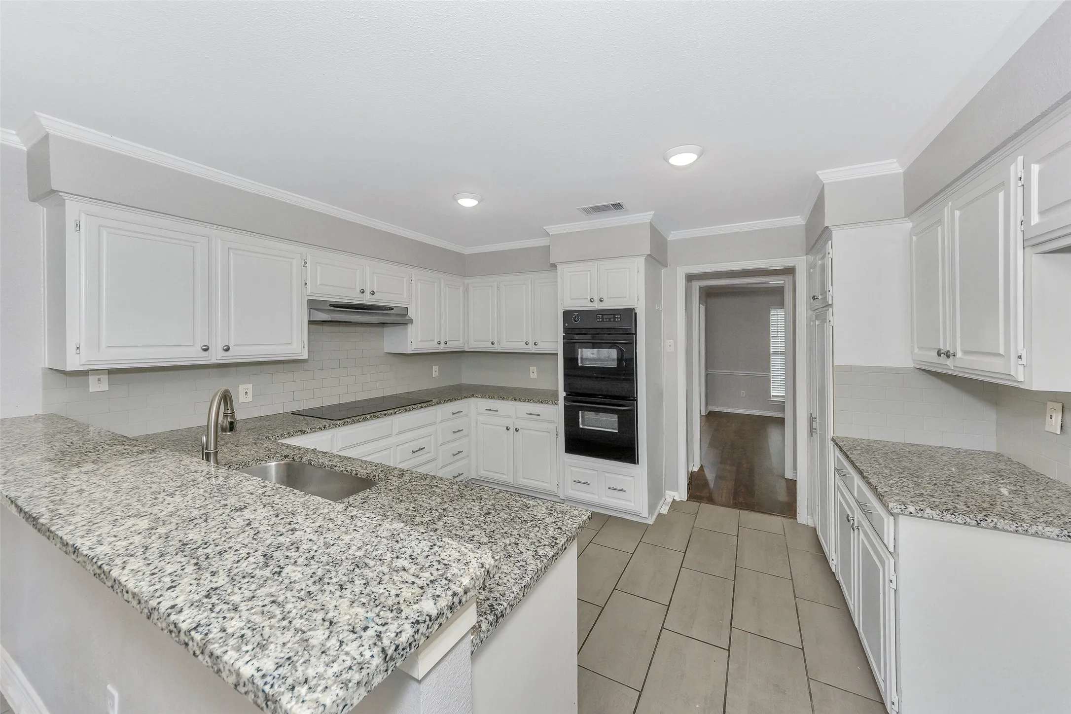 Single Family Residence For Sale in Dallas County , 1011 Briar Hill Circle, Duncanville, Texas 75137, 4 Bedroom, 3 Bathroom, 2 Garage spaces, 2,789 Sqft, built in 1984, Preowned, mls#21223804, Real Estate Agent in Duncanville, Homes For Sale in Dallas county, Homes For Sale in Duncanville, Realtor in Duncanville Texas, Real Estate Brokerage Independent Realty Texas, Luminita Cordes Realtor