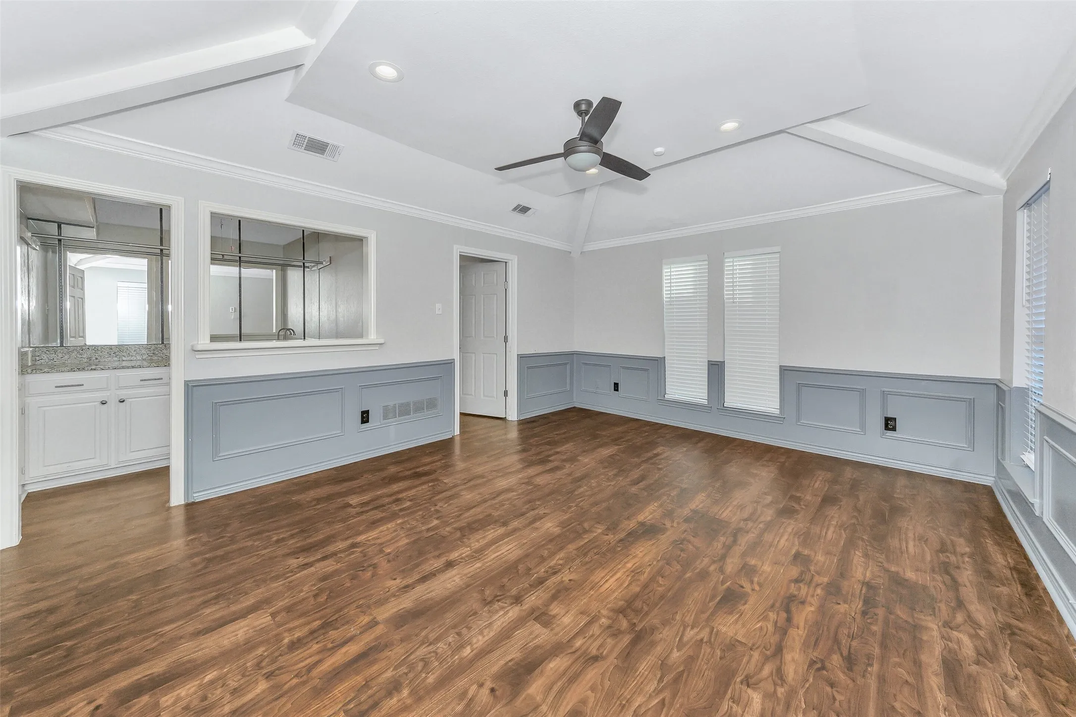 Single Family Residence For Sale in Dallas County , 1011 Briar Hill Circle, Duncanville, Texas 75137, 4 Bedroom, 3 Bathroom, 2 Garage spaces, 2,789 Sqft, built in 1984, Preowned, mls#21223804, Real Estate Agent in Duncanville, Homes For Sale in Dallas county, Homes For Sale in Duncanville, Realtor in Duncanville Texas, Real Estate Brokerage Independent Realty Texas, Luminita Cordes Realtor