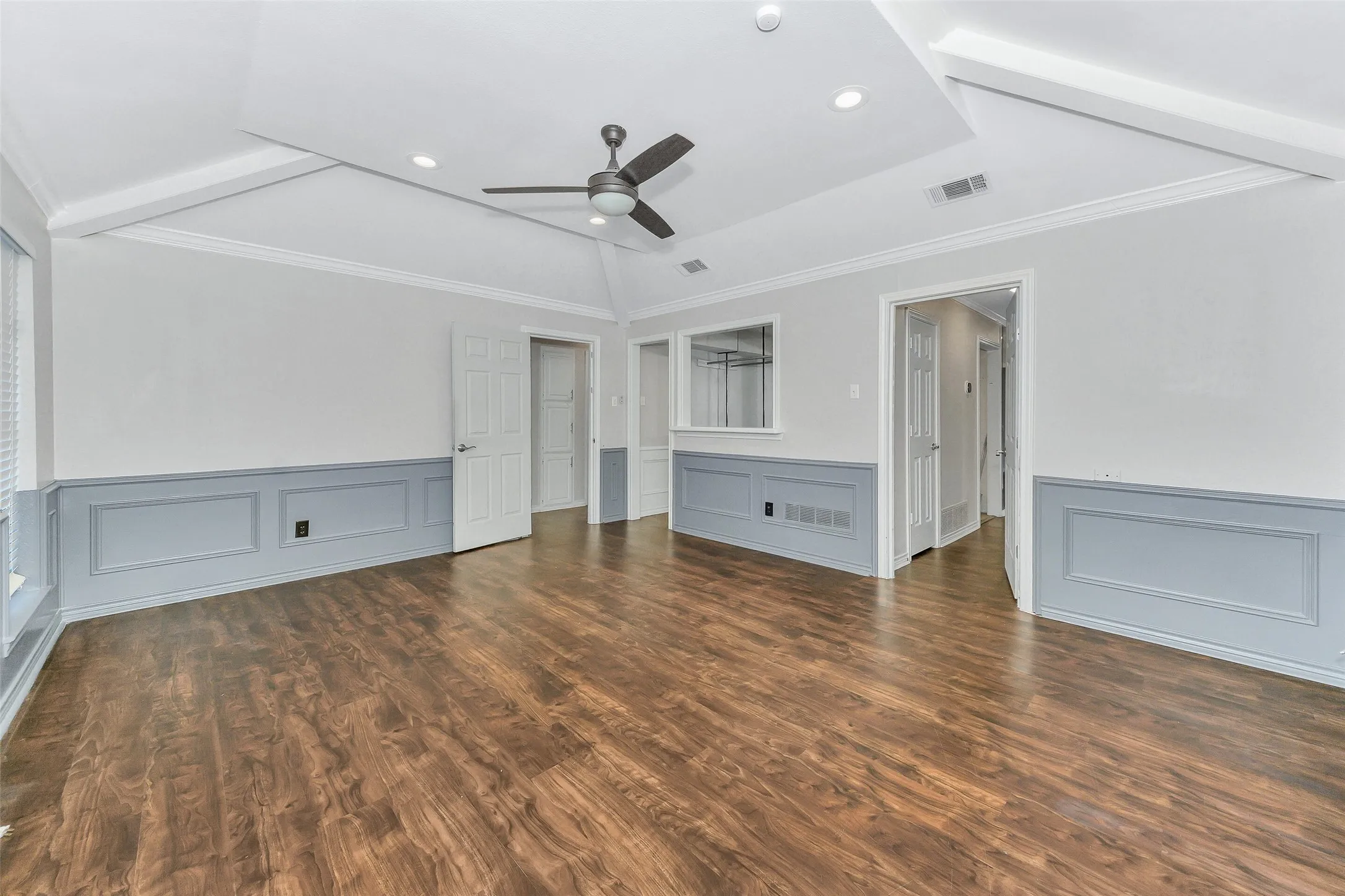 Single Family Residence For Sale in Dallas County , 1011 Briar Hill Circle, Duncanville, Texas 75137, 4 Bedroom, 3 Bathroom, 2 Garage spaces, 2,789 Sqft, built in 1984, Preowned, mls#21223804, Real Estate Agent in Duncanville, Homes For Sale in Dallas county, Homes For Sale in Duncanville, Realtor in Duncanville Texas, Real Estate Brokerage Independent Realty Texas, Luminita Cordes Realtor