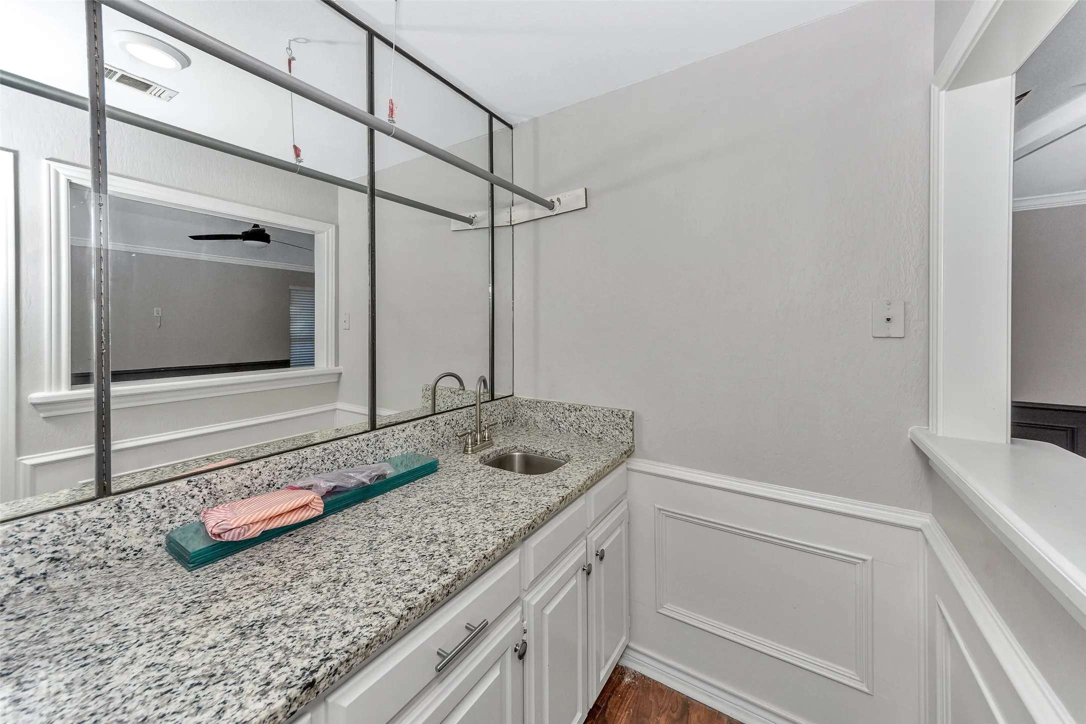 Single Family Residence For Sale in Dallas County , 1011 Briar Hill Circle, Duncanville, Texas 75137, 4 Bedroom, 3 Bathroom, 2 Garage spaces, 2,789 Sqft, built in 1984, Preowned, mls#21223804, Real Estate Agent in Duncanville, Homes For Sale in Dallas county, Homes For Sale in Duncanville, Realtor in Duncanville Texas, Real Estate Brokerage Independent Realty Texas, Luminita Cordes Realtor