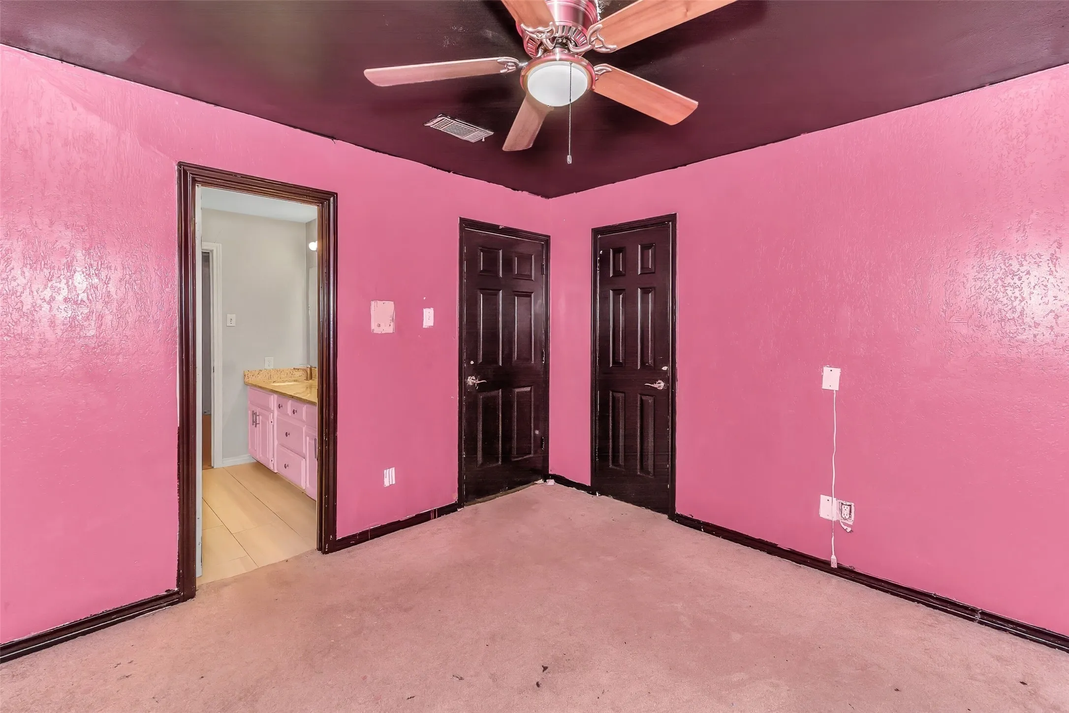 Single Family Residence For Sale in Dallas County , 1011 Briar Hill Circle, Duncanville, Texas 75137, 4 Bedroom, 3 Bathroom, 2 Garage spaces, 2,789 Sqft, built in 1984, Preowned, mls#21223804, Real Estate Agent in Duncanville, Homes For Sale in Dallas county, Homes For Sale in Duncanville, Realtor in Duncanville Texas, Real Estate Brokerage Independent Realty Texas, Luminita Cordes Realtor