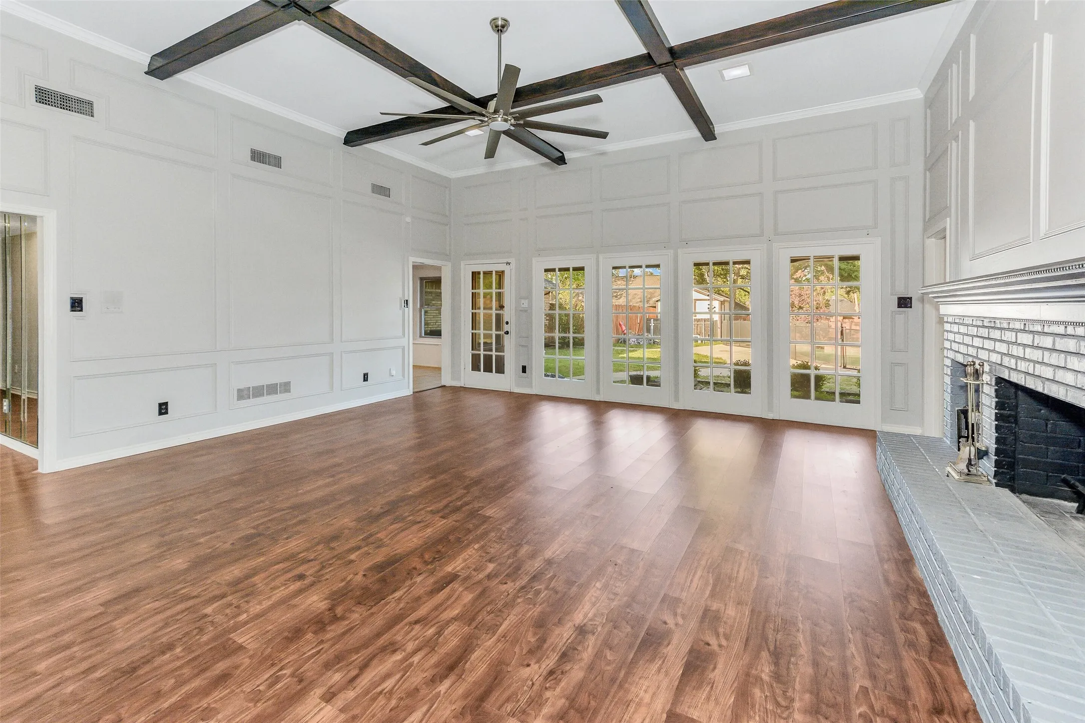 Single Family Residence For Sale in Dallas County , 1011 Briar Hill Circle, Duncanville, Texas 75137, 4 Bedroom, 3 Bathroom, 2 Garage spaces, 2,789 Sqft, built in 1984, Preowned, mls#21223804, Real Estate Agent in Duncanville, Homes For Sale in Dallas county, Homes For Sale in Duncanville, Realtor in Duncanville Texas, Real Estate Brokerage Independent Realty Texas, Luminita Cordes Realtor