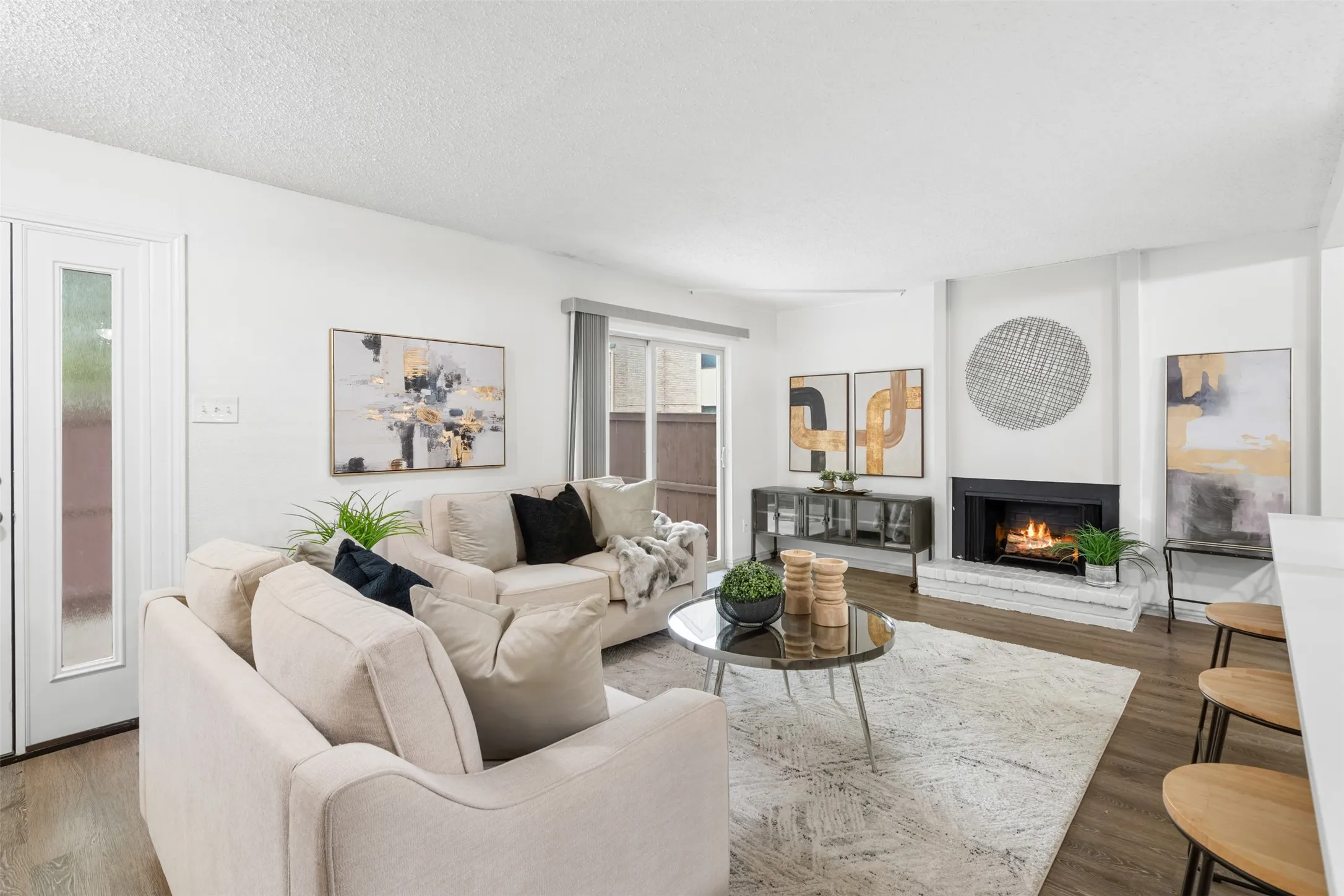 Condominium For Sale in Collin County , 2610 Custer Parkway D, Richardson, Texas 75080, 3 Bedroom, 3 Bathroom, Garage spaces, 1,824 Sqft, built in 1973, Preowned, mls#21224545, Real Estate Agent in Richardson, Homes For Sale in Collin county, Homes For Sale in Richardson, Realtor in Richardson Texas, Real Estate Brokerage Independent Realty Texas, Luminita Cordes Realtor