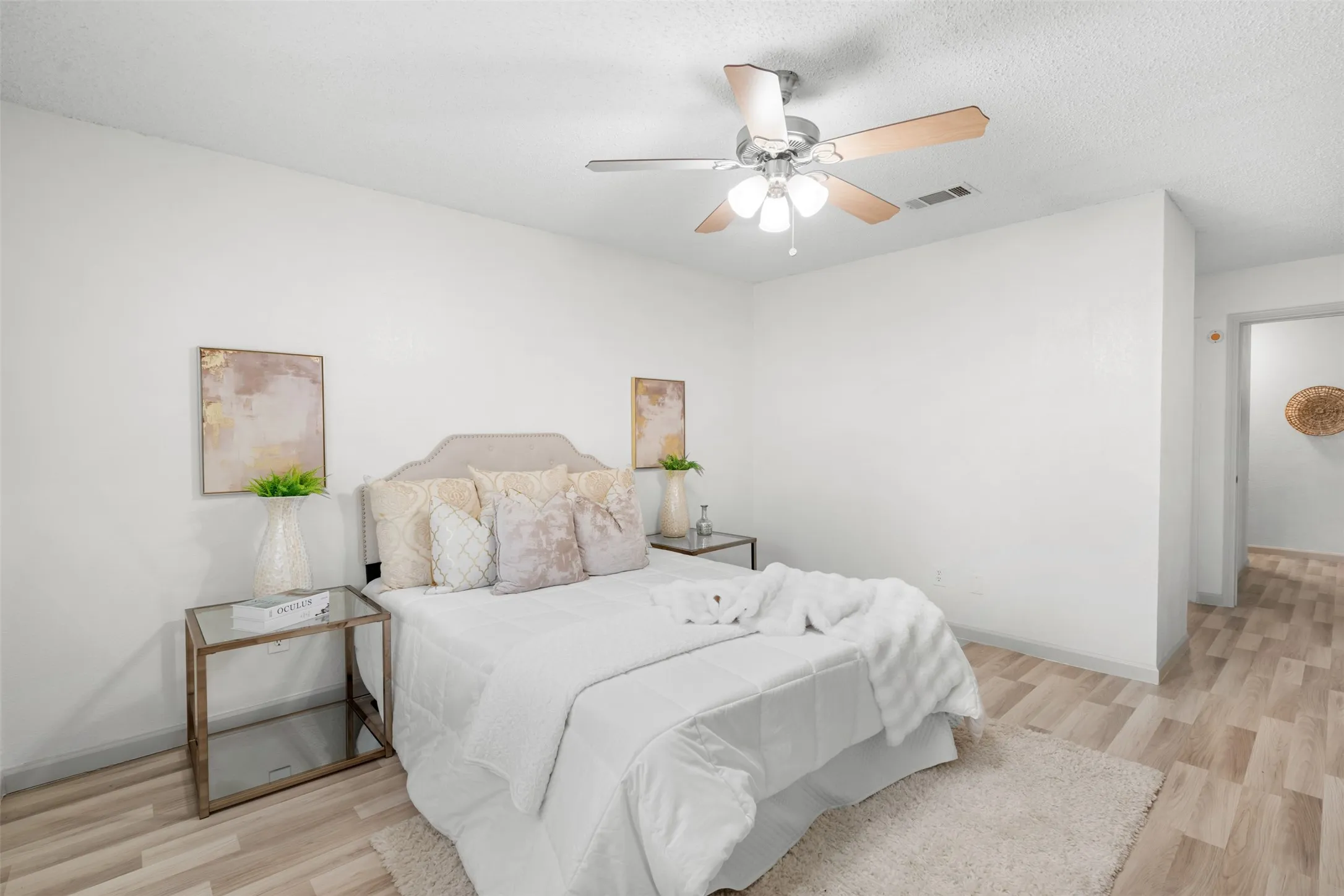 Condominium For Sale in Collin County , 2610 Custer Parkway D, Richardson, Texas 75080, 3 Bedroom, 3 Bathroom, Garage spaces, 1,824 Sqft, built in 1973, Preowned, mls#21224545, Real Estate Agent in Richardson, Homes For Sale in Collin county, Homes For Sale in Richardson, Realtor in Richardson Texas, Real Estate Brokerage Independent Realty Texas, Luminita Cordes Realtor