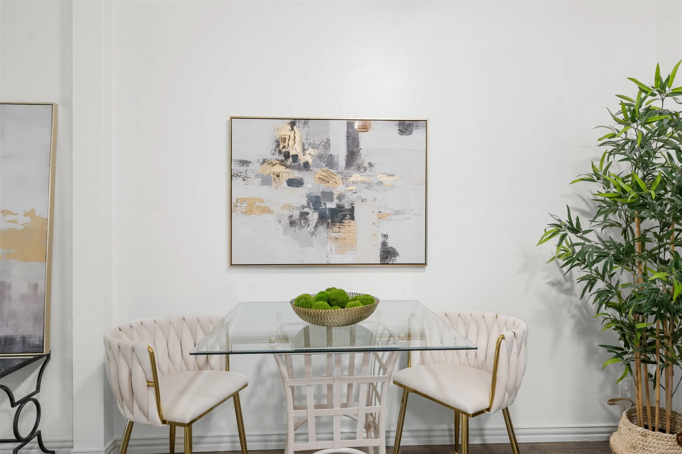 Condominium For Sale in Collin County , 2610 Custer Parkway D, Richardson, Texas 75080, 3 Bedroom, 3 Bathroom, Garage spaces, 1,824 Sqft, built in 1973, Preowned, mls#21224545, Real Estate Agent in Richardson, Homes For Sale in Collin county, Homes For Sale in Richardson, Realtor in Richardson Texas, Real Estate Brokerage Independent Realty Texas, Luminita Cordes Realtor