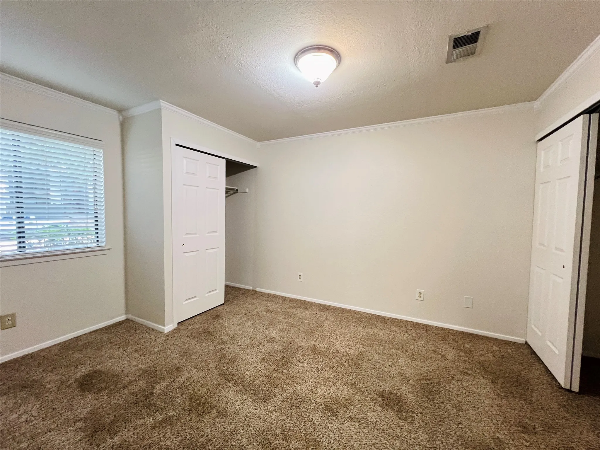 Townhouse For Rent in Tarrant County , 5759 Cedar Creek Drive, Benbrook, Texas 76109, 2 Bedroom, 2 Bathroom, Garage spaces, 980 Sqft, built in 1984, Preowned, mls#21224758, Real Estate Agent in Benbrook, Homes For Rent in Tarrant county, Homes For Rent in Benbrook, Realtor in Benbrook Texas, Real Estate Brokerage Independent Realty Texas, Luminita Cordes Realtor