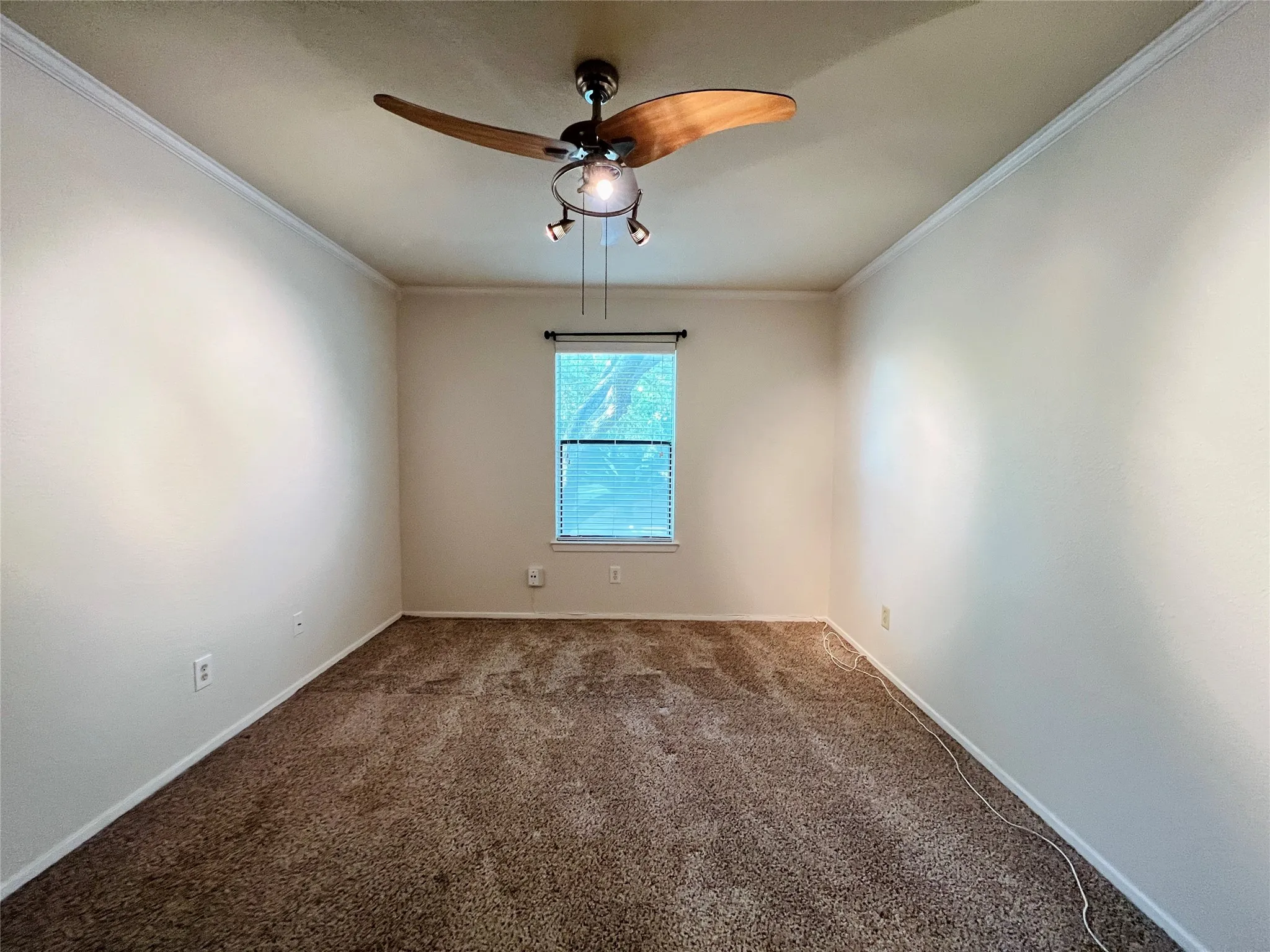 Townhouse For Rent in Tarrant County , 5759 Cedar Creek Drive, Benbrook, Texas 76109, 2 Bedroom, 2 Bathroom, Garage spaces, 980 Sqft, built in 1984, Preowned, mls#21224758, Real Estate Agent in Benbrook, Homes For Rent in Tarrant county, Homes For Rent in Benbrook, Realtor in Benbrook Texas, Real Estate Brokerage Independent Realty Texas, Luminita Cordes Realtor
