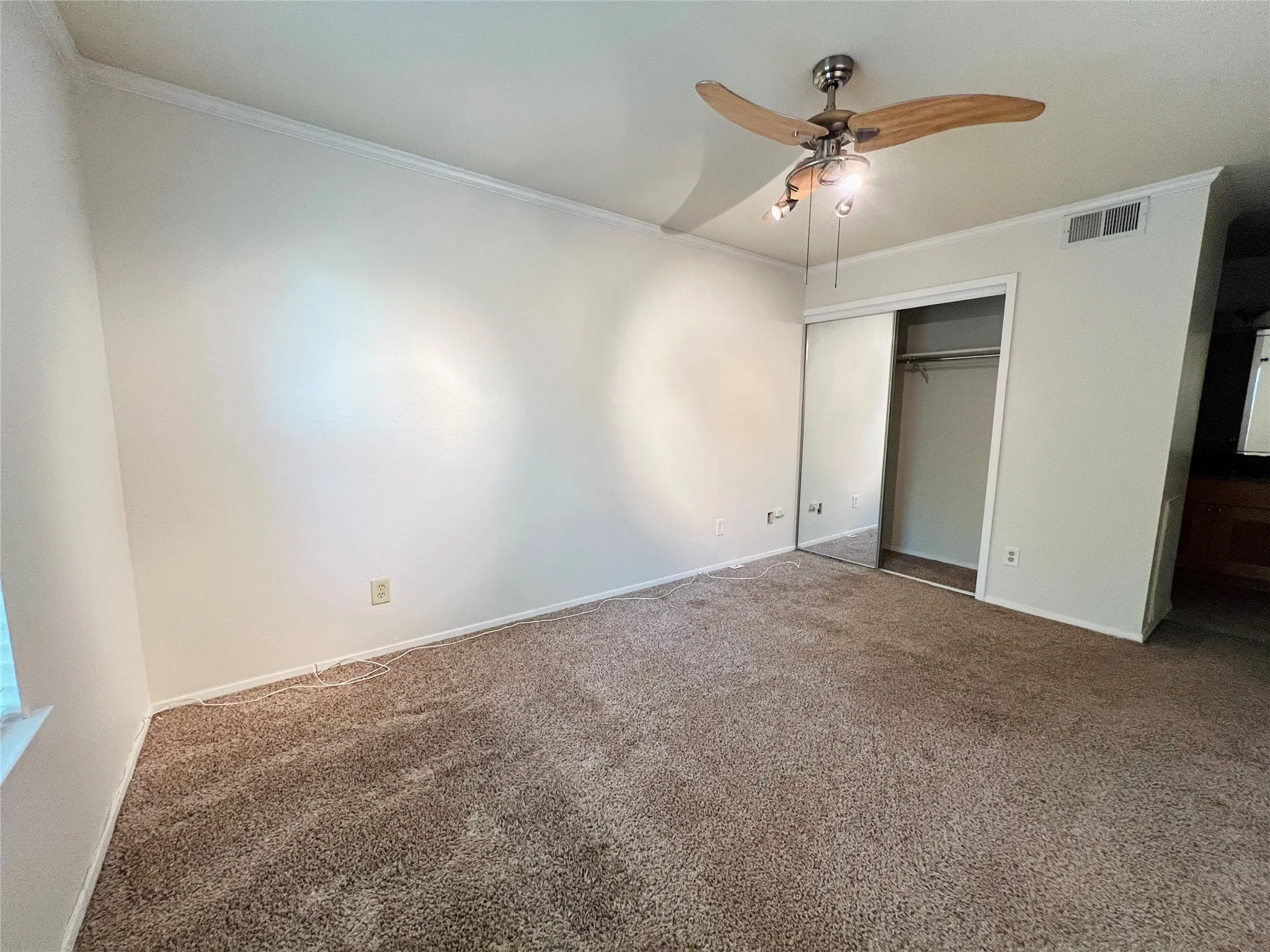 Townhouse For Rent in Tarrant County , 5759 Cedar Creek Drive, Benbrook, Texas 76109, 2 Bedroom, 2 Bathroom, Garage spaces, 980 Sqft, built in 1984, Preowned, mls#21224758, Real Estate Agent in Benbrook, Homes For Rent in Tarrant county, Homes For Rent in Benbrook, Realtor in Benbrook Texas, Real Estate Brokerage Independent Realty Texas, Luminita Cordes Realtor