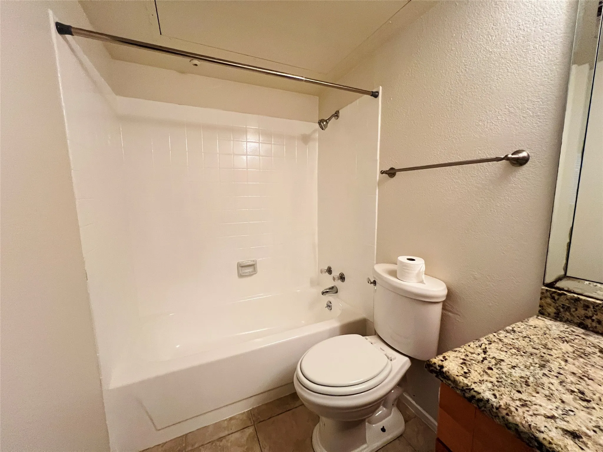 Townhouse For Rent in Tarrant County , 5759 Cedar Creek Drive, Benbrook, Texas 76109, 2 Bedroom, 2 Bathroom, Garage spaces, 980 Sqft, built in 1984, Preowned, mls#21224758, Real Estate Agent in Benbrook, Homes For Rent in Tarrant county, Homes For Rent in Benbrook, Realtor in Benbrook Texas, Real Estate Brokerage Independent Realty Texas, Luminita Cordes Realtor