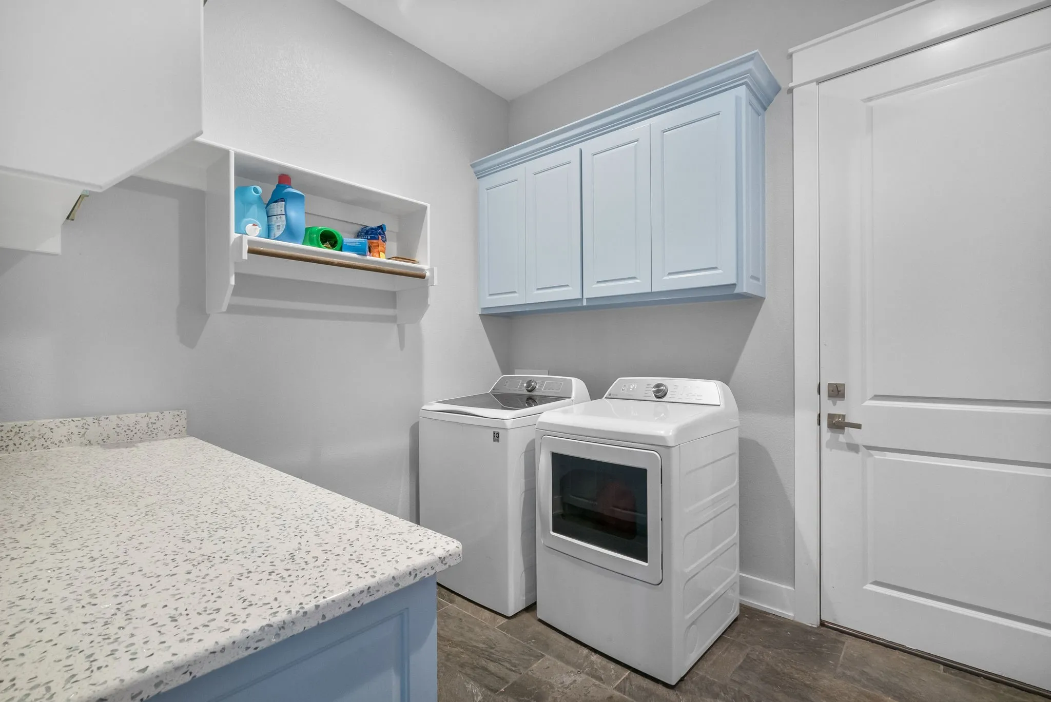 Single Family Residence For Sale in Parker County , 1103 Pioneer Crossing, Weatherford, Texas 76088, 3 Bedroom, 3 Bathroom, 2 Garage spaces, 2,796 Sqft, built in 2023, mls#21224586, Real Estate Agent in Weatherford, Homes For Sale in Parker county, Homes For Sale in Weatherford, Realtor in Weatherford Texas, Real Estate Brokerage Independent Realty Texas, Luminita Cordes Realtor
