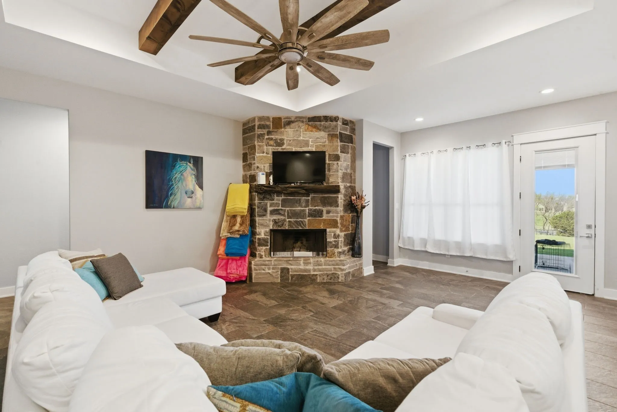 Single Family Residence For Sale in Parker County , 1103 Pioneer Crossing, Weatherford, Texas 76088, 3 Bedroom, 3 Bathroom, 2 Garage spaces, 2,796 Sqft, built in 2023, mls#21224586, Real Estate Agent in Weatherford, Homes For Sale in Parker county, Homes For Sale in Weatherford, Realtor in Weatherford Texas, Real Estate Brokerage Independent Realty Texas, Luminita Cordes Realtor