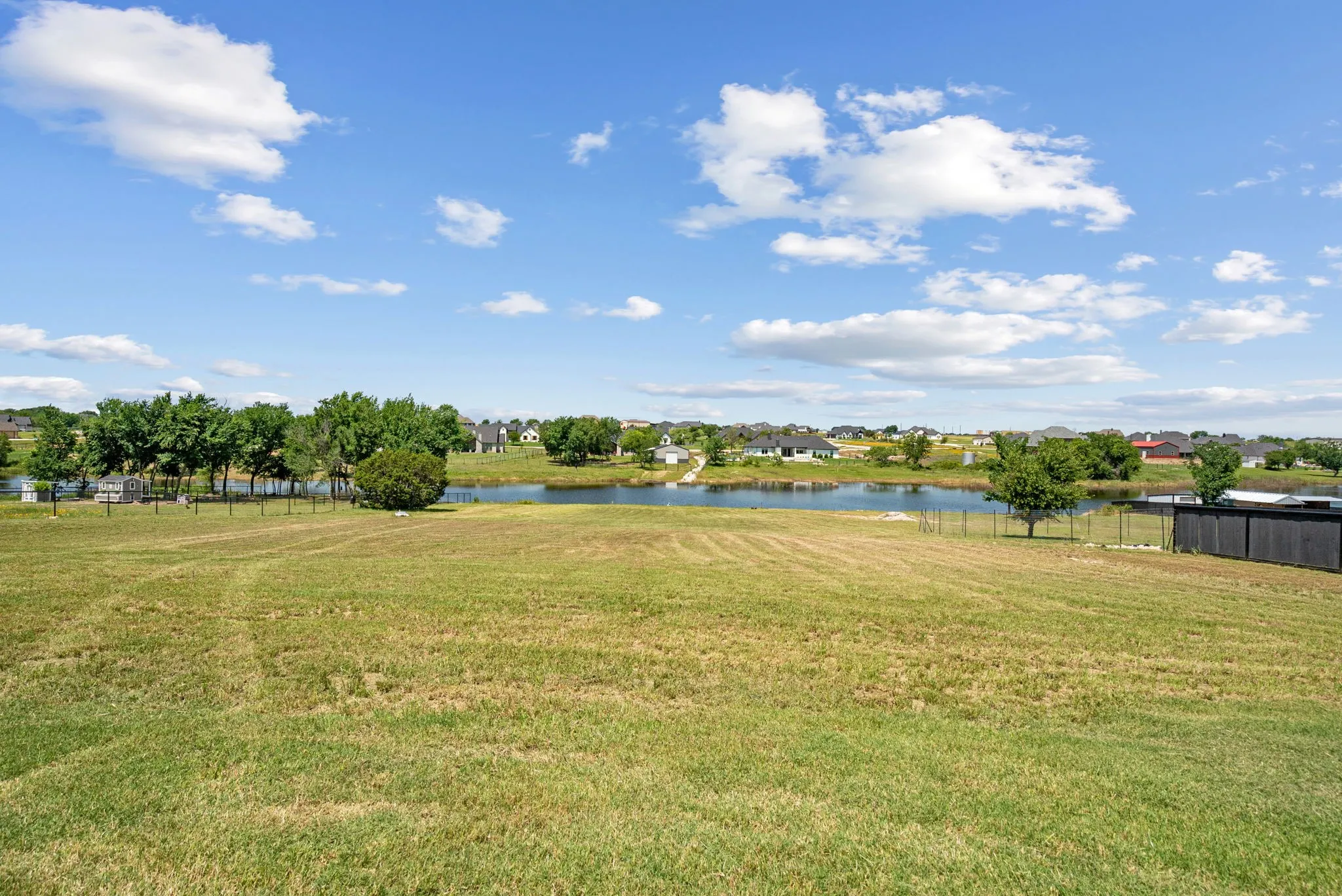 Single Family Residence For Sale in Parker County , 1103 Pioneer Crossing, Weatherford, Texas 76088, 3 Bedroom, 3 Bathroom, 2 Garage spaces, 2,796 Sqft, built in 2023, mls#21224586, Real Estate Agent in Weatherford, Homes For Sale in Parker county, Homes For Sale in Weatherford, Realtor in Weatherford Texas, Real Estate Brokerage Independent Realty Texas, Luminita Cordes Realtor