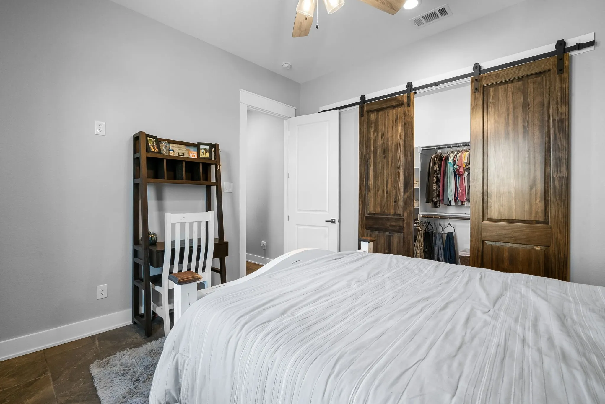 Single Family Residence For Sale in Parker County , 1103 Pioneer Crossing, Weatherford, Texas 76088, 3 Bedroom, 3 Bathroom, 2 Garage spaces, 2,796 Sqft, built in 2023, mls#21224586, Real Estate Agent in Weatherford, Homes For Sale in Parker county, Homes For Sale in Weatherford, Realtor in Weatherford Texas, Real Estate Brokerage Independent Realty Texas, Luminita Cordes Realtor