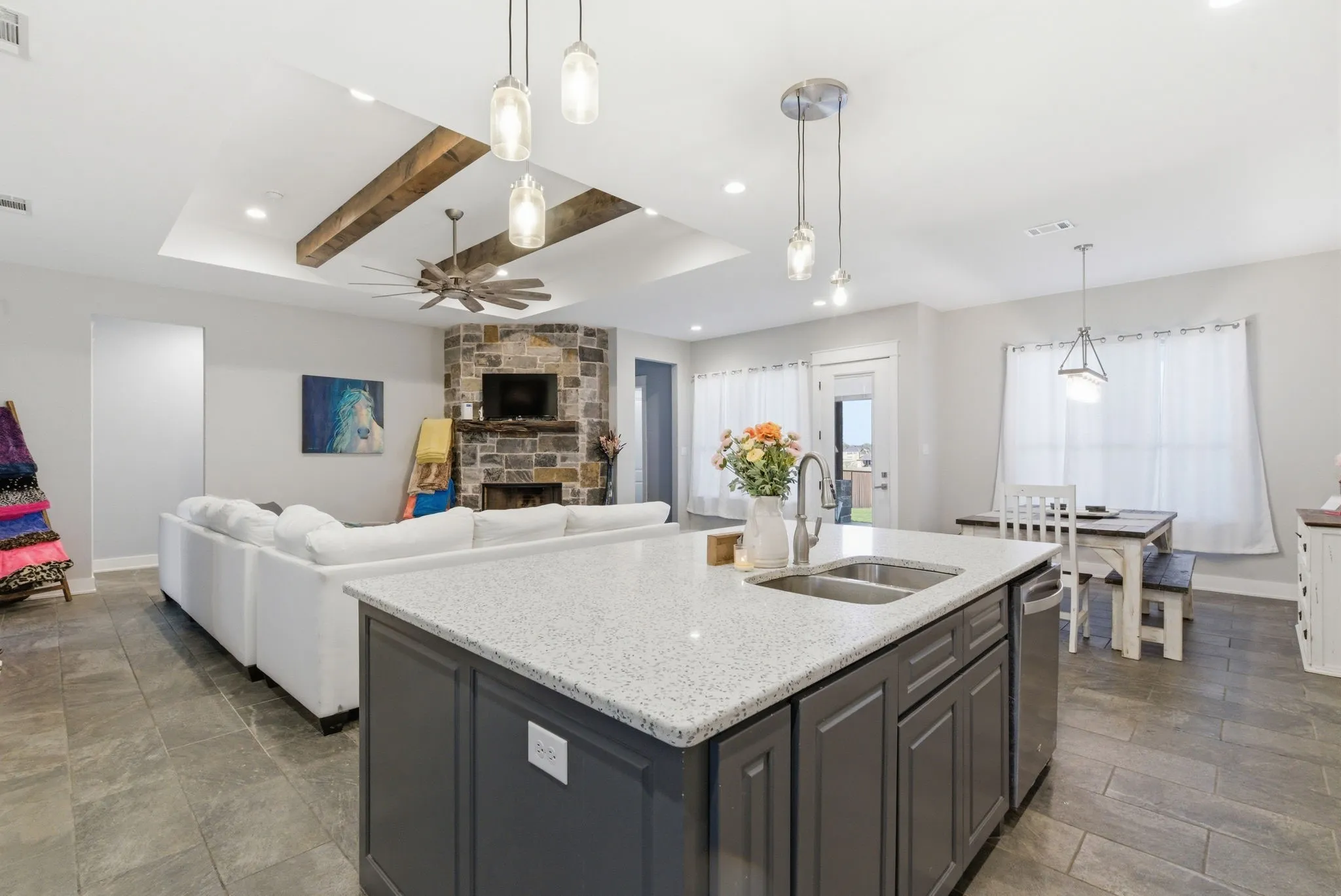 Single Family Residence For Sale in Parker County , 1103 Pioneer Crossing, Weatherford, Texas 76088, 3 Bedroom, 3 Bathroom, 2 Garage spaces, 2,796 Sqft, built in 2023, mls#21224586, Real Estate Agent in Weatherford, Homes For Sale in Parker county, Homes For Sale in Weatherford, Realtor in Weatherford Texas, Real Estate Brokerage Independent Realty Texas, Luminita Cordes Realtor
