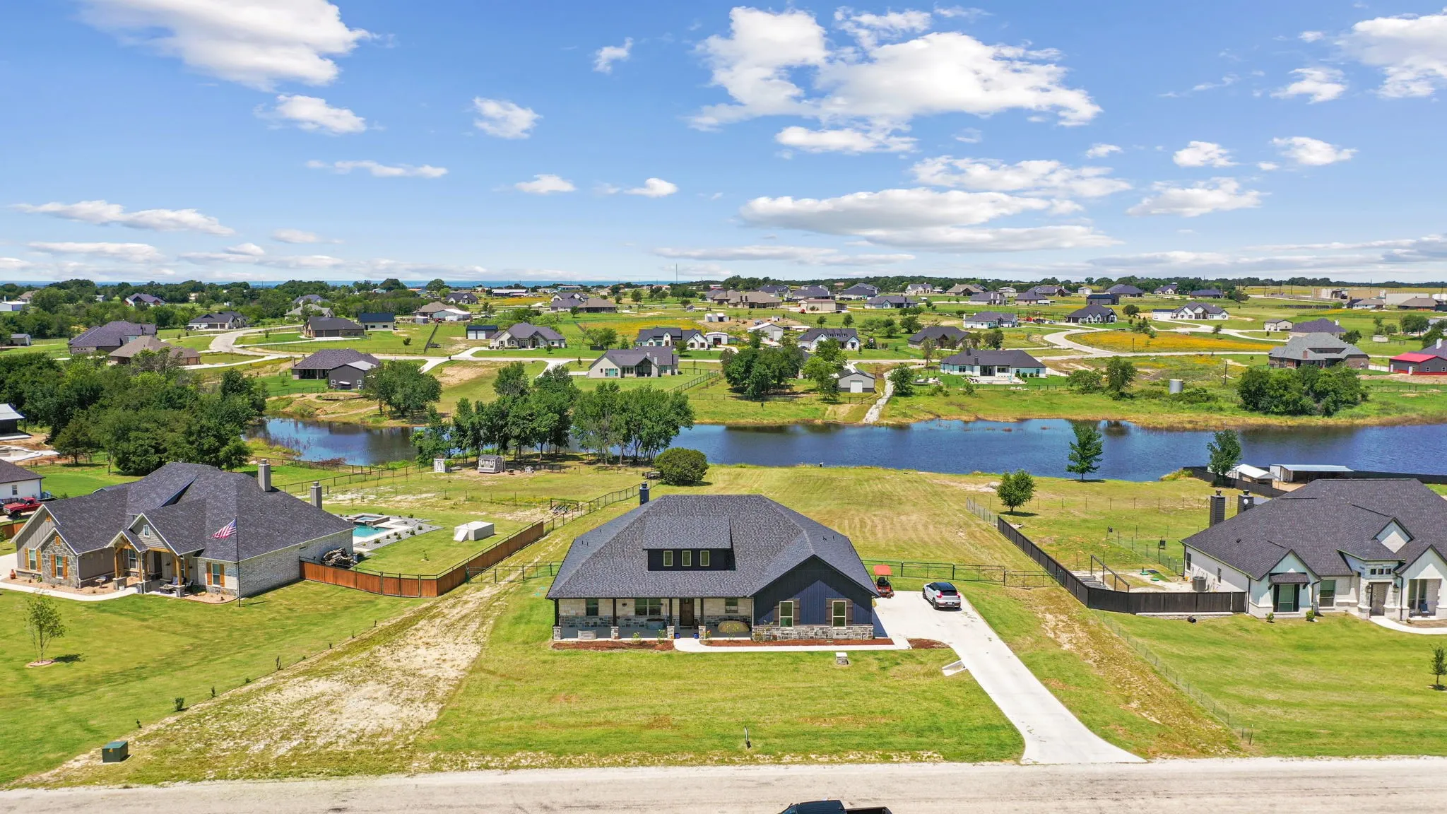 Single Family Residence For Sale in Parker County , 1103 Pioneer Crossing, Weatherford, Texas 76088, 3 Bedroom, 3 Bathroom, 2 Garage spaces, 2,796 Sqft, built in 2023, mls#21224586, Real Estate Agent in Weatherford, Homes For Sale in Parker county, Homes For Sale in Weatherford, Realtor in Weatherford Texas, Real Estate Brokerage Independent Realty Texas, Luminita Cordes Realtor