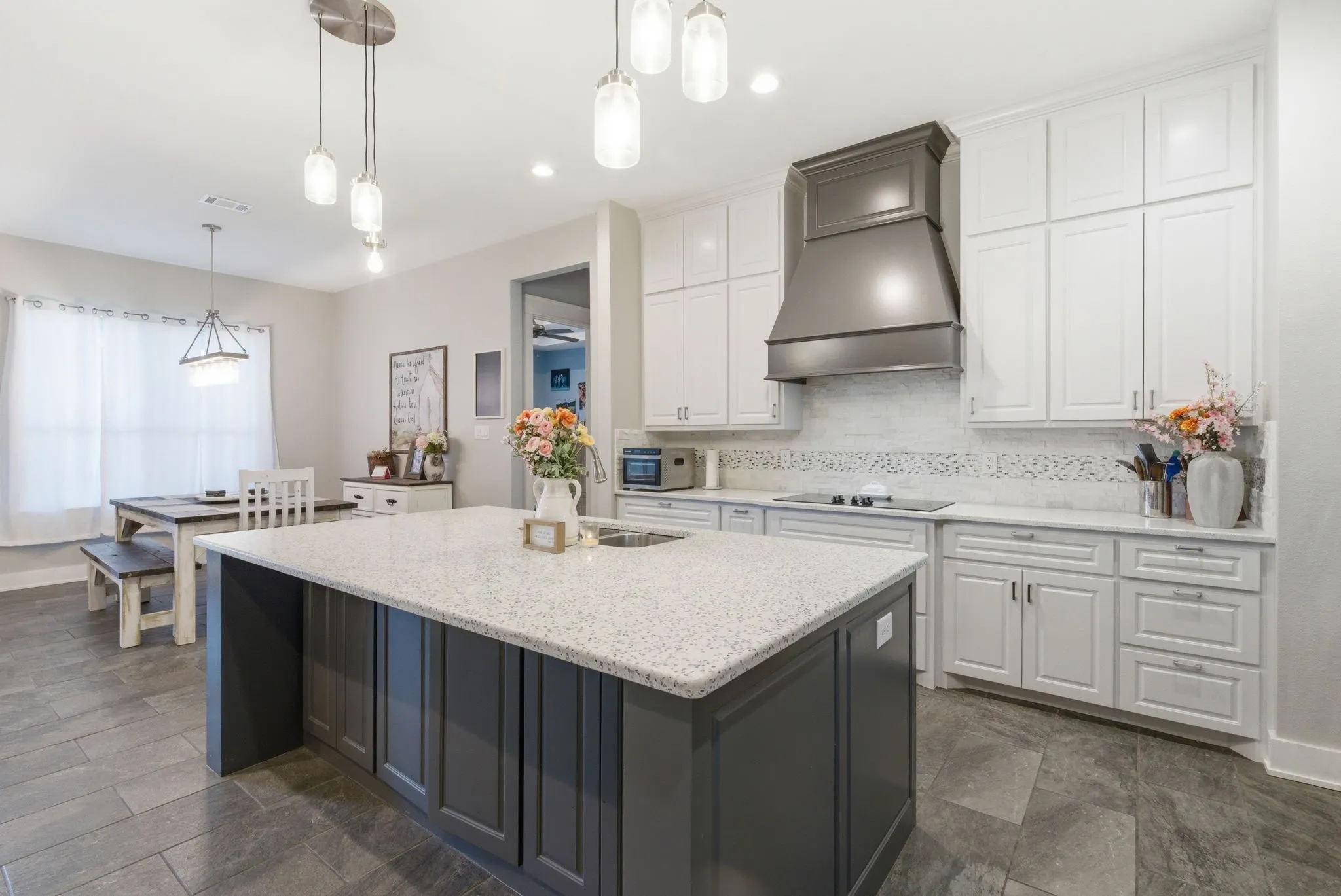 Single Family Residence For Sale in Parker County , 1103 Pioneer Crossing, Weatherford, Texas 76088, 3 Bedroom, 3 Bathroom, 2 Garage spaces, 2,796 Sqft, built in 2023, mls#21224586, Real Estate Agent in Weatherford, Homes For Sale in Parker county, Homes For Sale in Weatherford, Realtor in Weatherford Texas, Real Estate Brokerage Independent Realty Texas, Luminita Cordes Realtor
