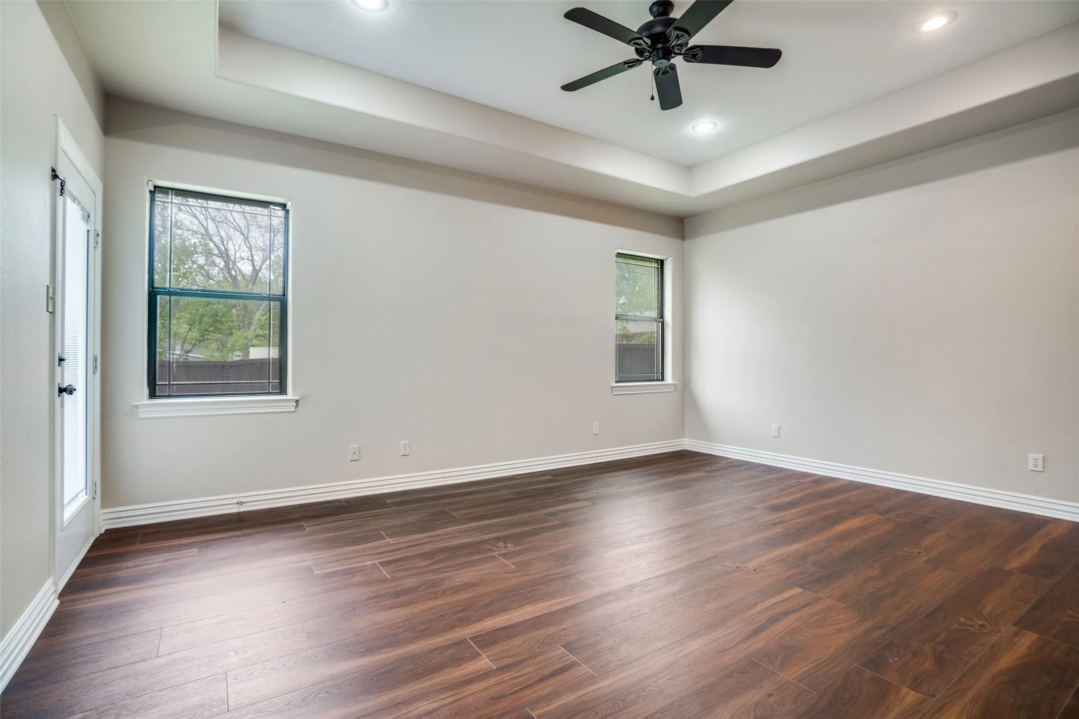 Single Family Residence For Sale in Denton County , 809 Longridge Drive, Denton, Texas 76205, 4 Bedroom, 3 Bathroom, 2 Garage spaces, 2,881 Sqft, built in 2005, Preowned, mls#21197930, Real Estate Agent in Denton, Homes For Sale in Denton county, Homes For Sale in Denton, Realtor in Denton Texas, Real Estate Brokerage Independent Realty Texas, Luminita Cordes Realtor
