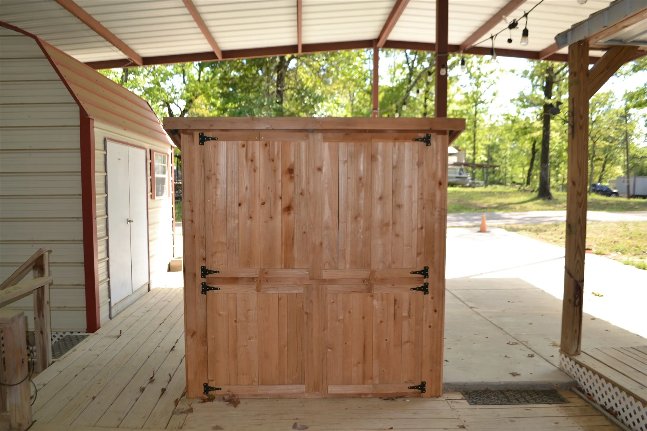 Mobile Home For Sale in Wood County , TBD Private Road 5811 Road 5811, Yantis, Texas 75765, 1 Bedroom, 1 Bathroom, Garage spaces, 368 Sqft, built in 2004, Preowned, mls#21224243, Real Estate Agent in Yantis, Homes For Sale in Wood county, Homes For Sale in Yantis, Realtor in Yantis Texas, Real Estate Brokerage Independent Realty Texas, Luminita Cordes Realtor