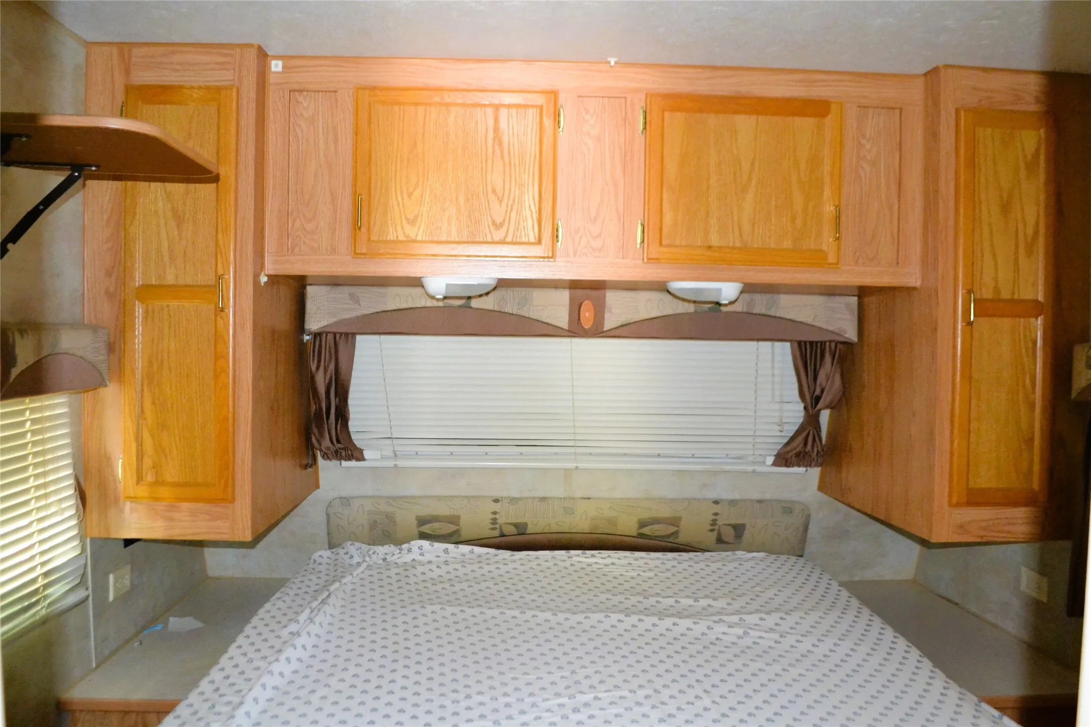 Mobile Home For Sale in Wood County , TBD Private Road 5811 Road 5811, Yantis, Texas 75765, 1 Bedroom, 1 Bathroom, Garage spaces, 368 Sqft, built in 2004, Preowned, mls#21224243, Real Estate Agent in Yantis, Homes For Sale in Wood county, Homes For Sale in Yantis, Realtor in Yantis Texas, Real Estate Brokerage Independent Realty Texas, Luminita Cordes Realtor