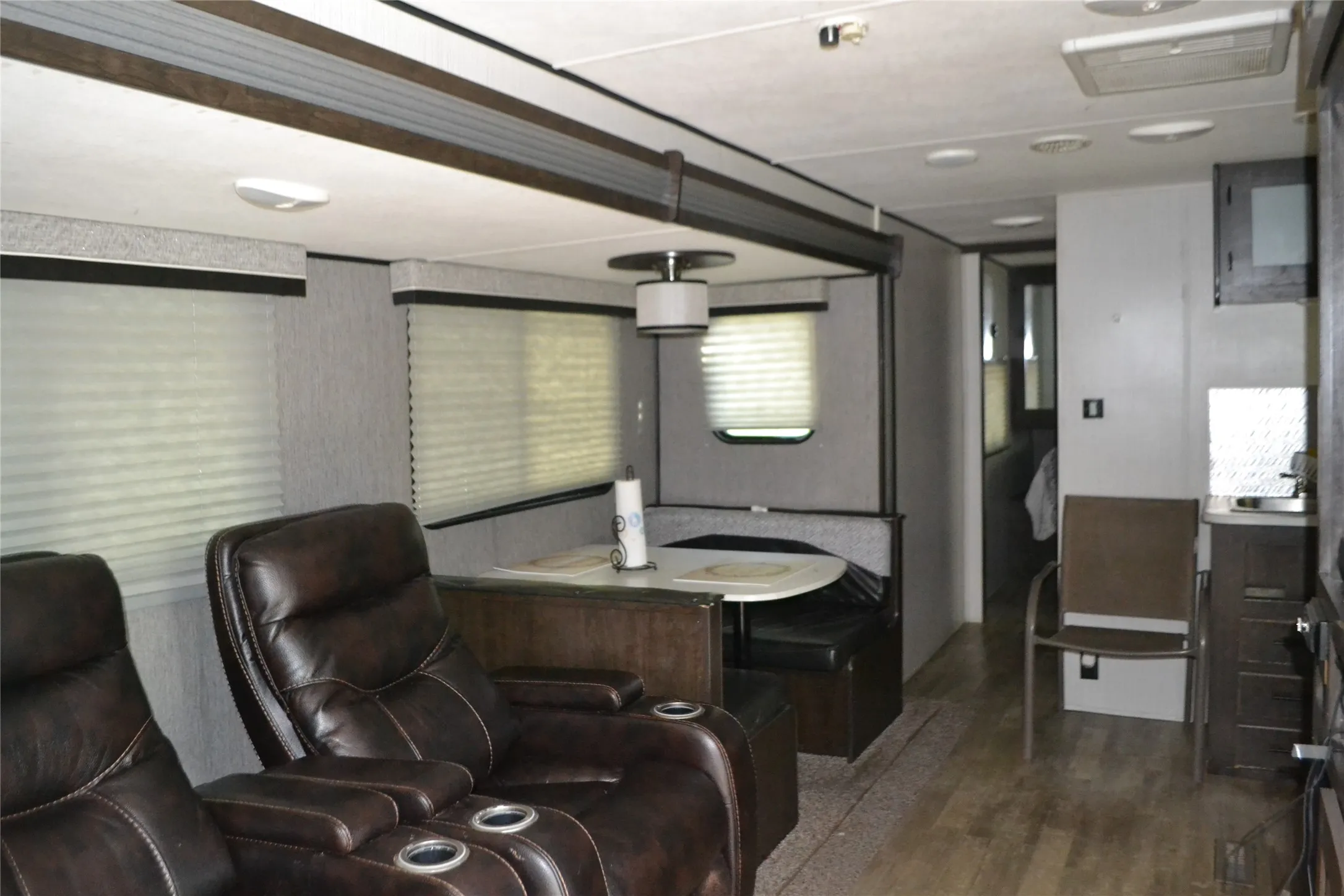 Mobile Home For Sale in Wood County , TBD Private Road 5811 Road 5811, Yantis, Texas 75765, 1 Bedroom, 1 Bathroom, Garage spaces, 368 Sqft, built in 2004, Preowned, mls#21224243, Real Estate Agent in Yantis, Homes For Sale in Wood county, Homes For Sale in Yantis, Realtor in Yantis Texas, Real Estate Brokerage Independent Realty Texas, Luminita Cordes Realtor