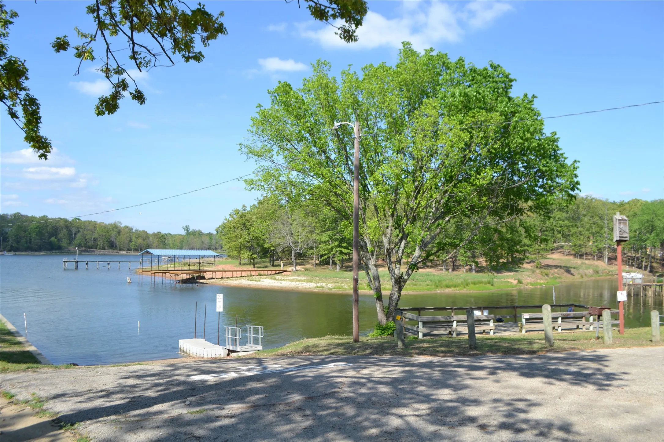 Mobile Home For Sale in Wood County , TBD Private Road 5811 Road 5811, Yantis, Texas 75765, 1 Bedroom, 1 Bathroom, Garage spaces, 368 Sqft, built in 2004, Preowned, mls#21224243, Real Estate Agent in Yantis, Homes For Sale in Wood county, Homes For Sale in Yantis, Realtor in Yantis Texas, Real Estate Brokerage Independent Realty Texas, Luminita Cordes Realtor