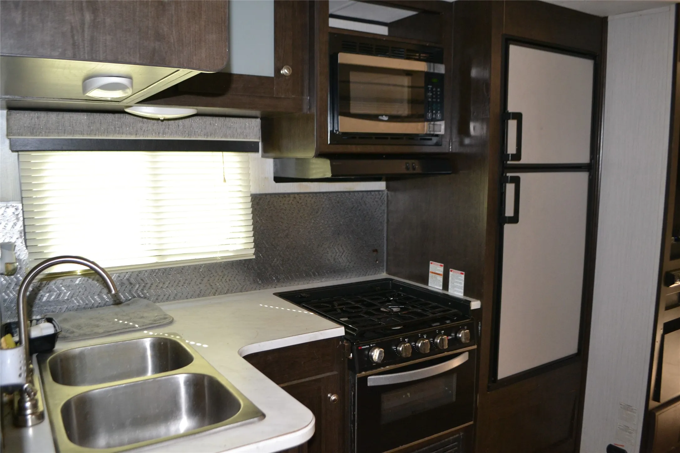 Mobile Home For Sale in Wood County , TBD Private Road 5811 Road 5811, Yantis, Texas 75765, 1 Bedroom, 1 Bathroom, Garage spaces, 368 Sqft, built in 2004, Preowned, mls#21224243, Real Estate Agent in Yantis, Homes For Sale in Wood county, Homes For Sale in Yantis, Realtor in Yantis Texas, Real Estate Brokerage Independent Realty Texas, Luminita Cordes Realtor