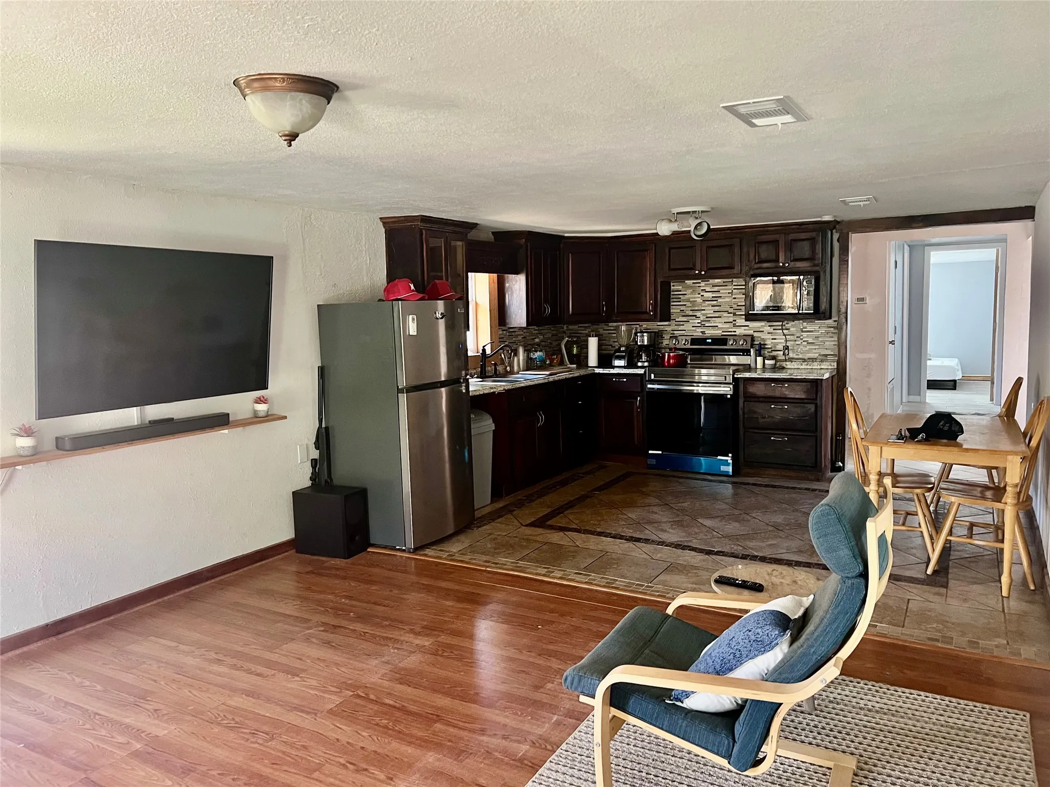 Single Family Residence For Sale in Montague County , 716 Baylor Street, Nocona, Texas 76255, 3 Bedroom, 1 Bathroom, Garage spaces, 997 Sqft, built in 1975, Preowned, mls#21224881, Real Estate Agent in Nocona, Homes For Sale in Montague county, Homes For Sale in Nocona, Realtor in Nocona Texas, Real Estate Brokerage Independent Realty Texas, Luminita Cordes Realtor