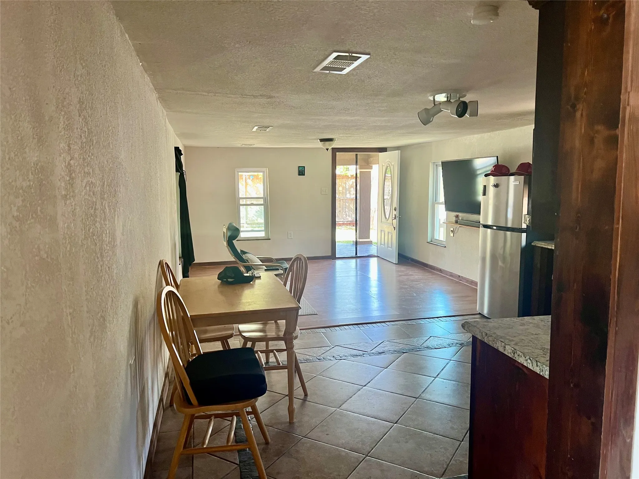 Single Family Residence For Sale in Montague County , 716 Baylor Street, Nocona, Texas 76255, 3 Bedroom, 1 Bathroom, Garage spaces, 997 Sqft, built in 1975, Preowned, mls#21224881, Real Estate Agent in Nocona, Homes For Sale in Montague county, Homes For Sale in Nocona, Realtor in Nocona Texas, Real Estate Brokerage Independent Realty Texas, Luminita Cordes Realtor