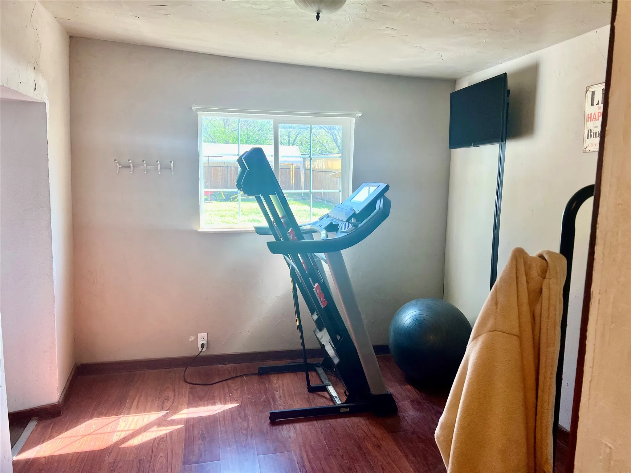 Single Family Residence For Sale in Montague County , 716 Baylor Street, Nocona, Texas 76255, 3 Bedroom, 1 Bathroom, Garage spaces, 997 Sqft, built in 1975, Preowned, mls#21224881, Real Estate Agent in Nocona, Homes For Sale in Montague county, Homes For Sale in Nocona, Realtor in Nocona Texas, Real Estate Brokerage Independent Realty Texas, Luminita Cordes Realtor