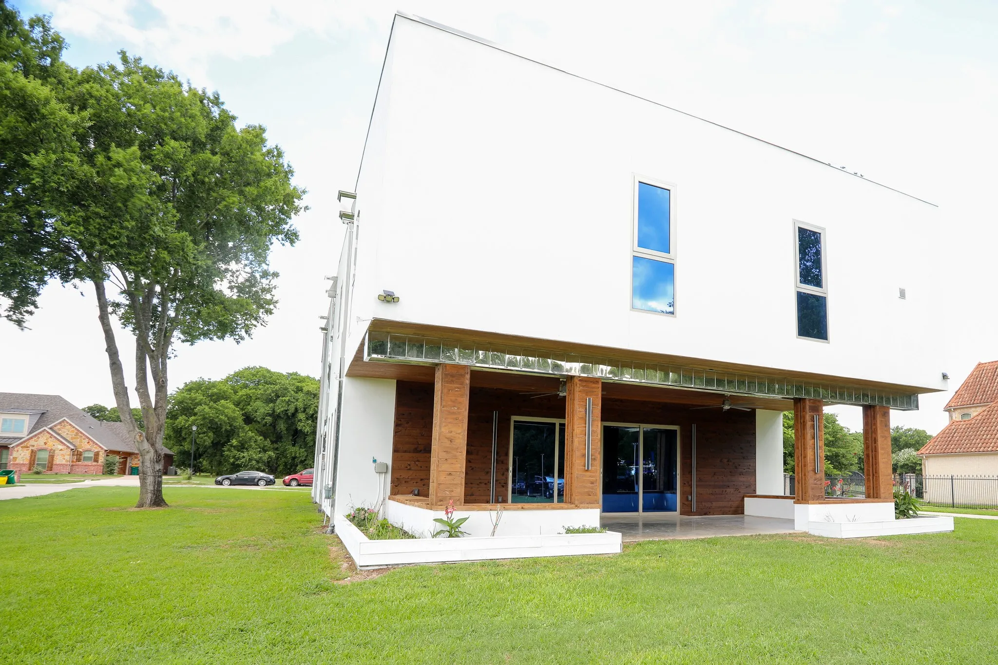 Single Family Residence For Sale in Dallas County , 1719 Right Field Court, Cedar Hill, Texas 75104, 4 Bedrooms, 4 Bathrooms, 8 Garage spaces, 4,065 Sqft, built in 2022, New Construction - Complete, Price $899,990, mls#21224763, Real Estate Agent in Cedar Hill, Homes For Sale in Dallas county, Homes For Sale in Cedar Hill, Realtor in Cedar Hill Texas, Real Estate Brokerage Independent Realty Texas, Luminita Cordes Realtor