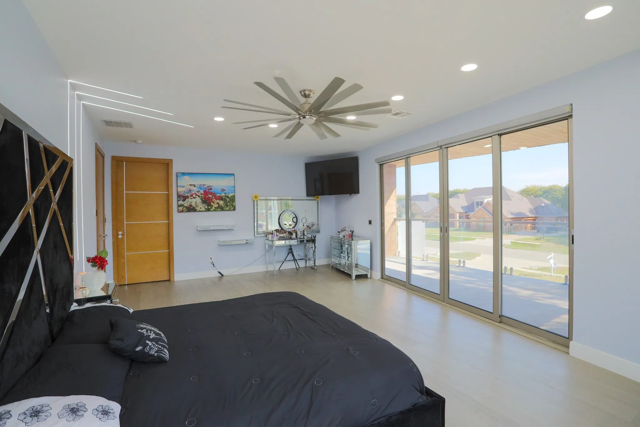 Single Family Residence For Sale in Dallas County , 1719 Right Field Court, Cedar Hill, Texas 75104, 4 Bedrooms, 4 Bathrooms, 8 Garage spaces, 4,065 Sqft, built in 2022, New Construction - Complete, Price $899,990, mls#21224763, Real Estate Agent in Cedar Hill, Homes For Sale in Dallas county, Homes For Sale in Cedar Hill, Realtor in Cedar Hill Texas, Real Estate Brokerage Independent Realty Texas, Luminita Cordes Realtor