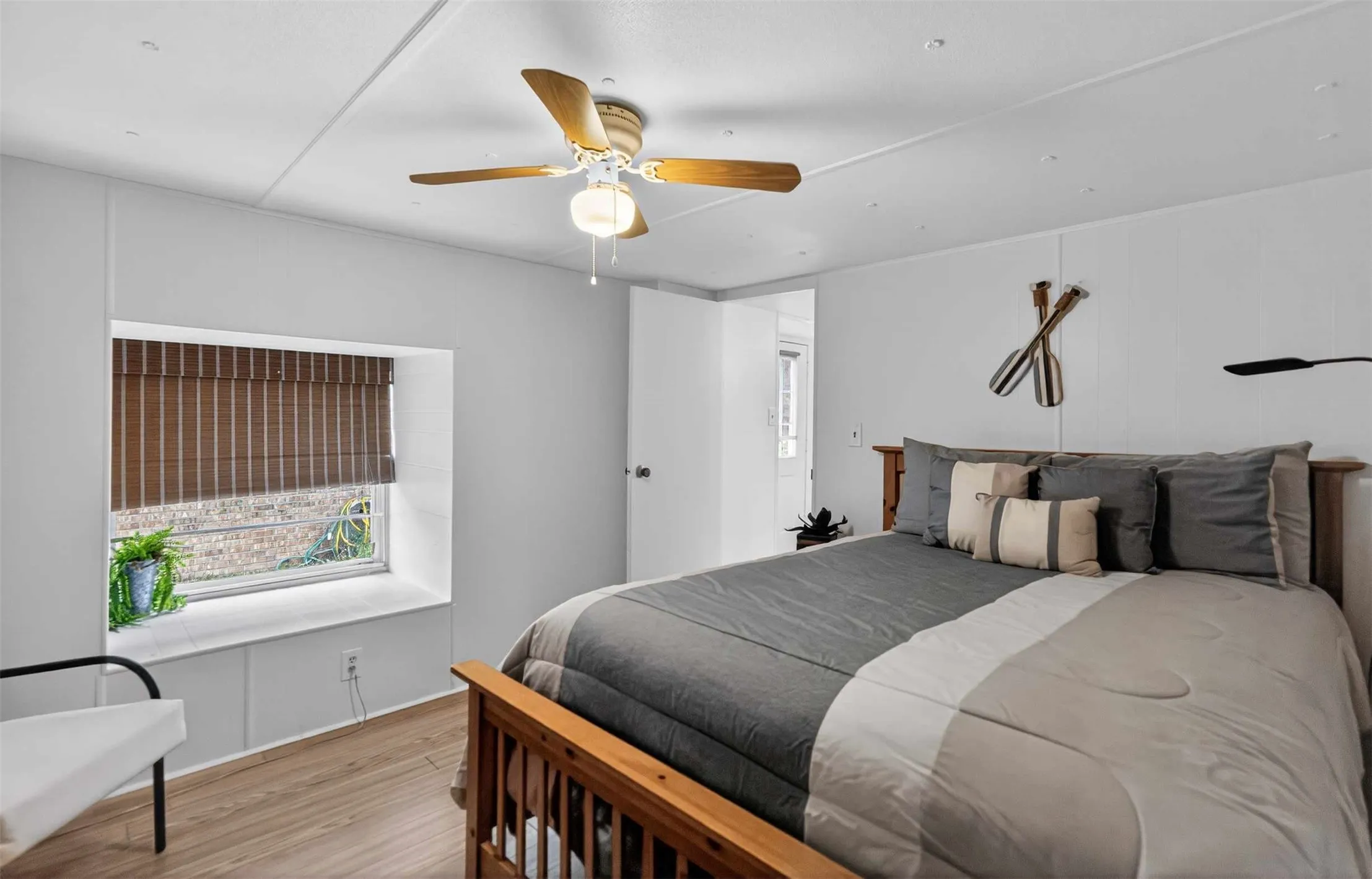 Mobile Home For Sale in Henderson County , 21308 Southwind Drive, Chandler, Texas 75758, 4 Bedroom, 3 Bathroom, Garage spaces, 2,759 Sqft, built in 1970, mls#21224913, Real Estate Agent in Chandler, Homes For Sale in Henderson county, Homes For Sale in Chandler, Realtor in Chandler Texas, Real Estate Brokerage Independent Realty Texas, Luminita Cordes Realtor
