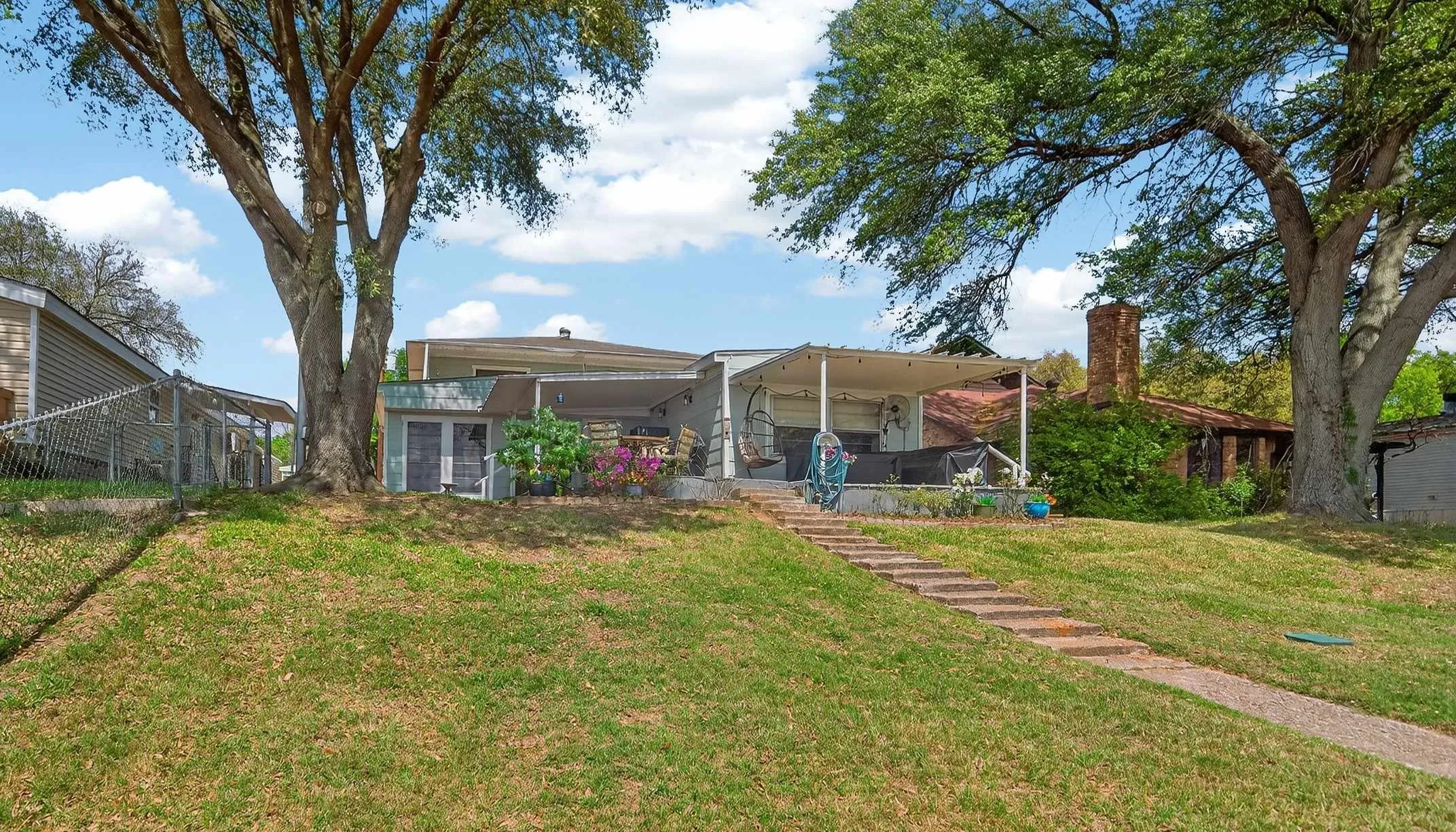 Mobile Home For Sale in Henderson County , 21308 Southwind Drive, Chandler, Texas 75758, 4 Bedroom, 3 Bathroom, Garage spaces, 2,759 Sqft, built in 1970, mls#21224913, Real Estate Agent in Chandler, Homes For Sale in Henderson county, Homes For Sale in Chandler, Realtor in Chandler Texas, Real Estate Brokerage Independent Realty Texas, Luminita Cordes Realtor