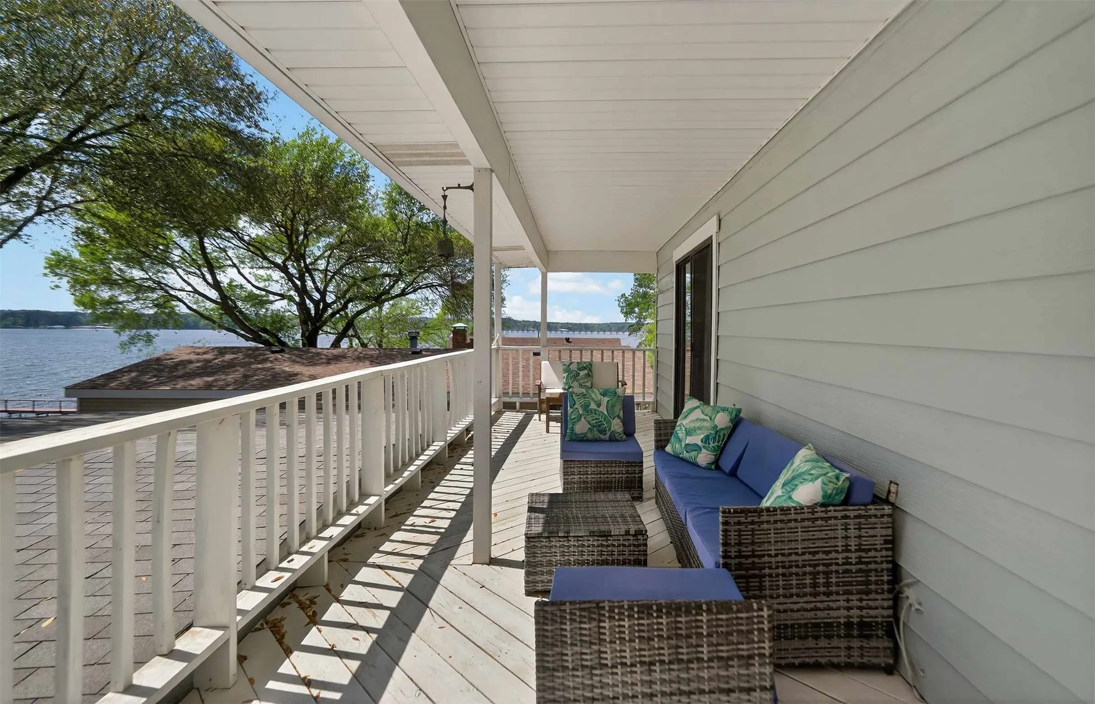 Mobile Home For Sale in Henderson County , 21308 Southwind Drive, Chandler, Texas 75758, 4 Bedroom, 3 Bathroom, Garage spaces, 2,759 Sqft, built in 1970, mls#21224913, Real Estate Agent in Chandler, Homes For Sale in Henderson county, Homes For Sale in Chandler, Realtor in Chandler Texas, Real Estate Brokerage Independent Realty Texas, Luminita Cordes Realtor