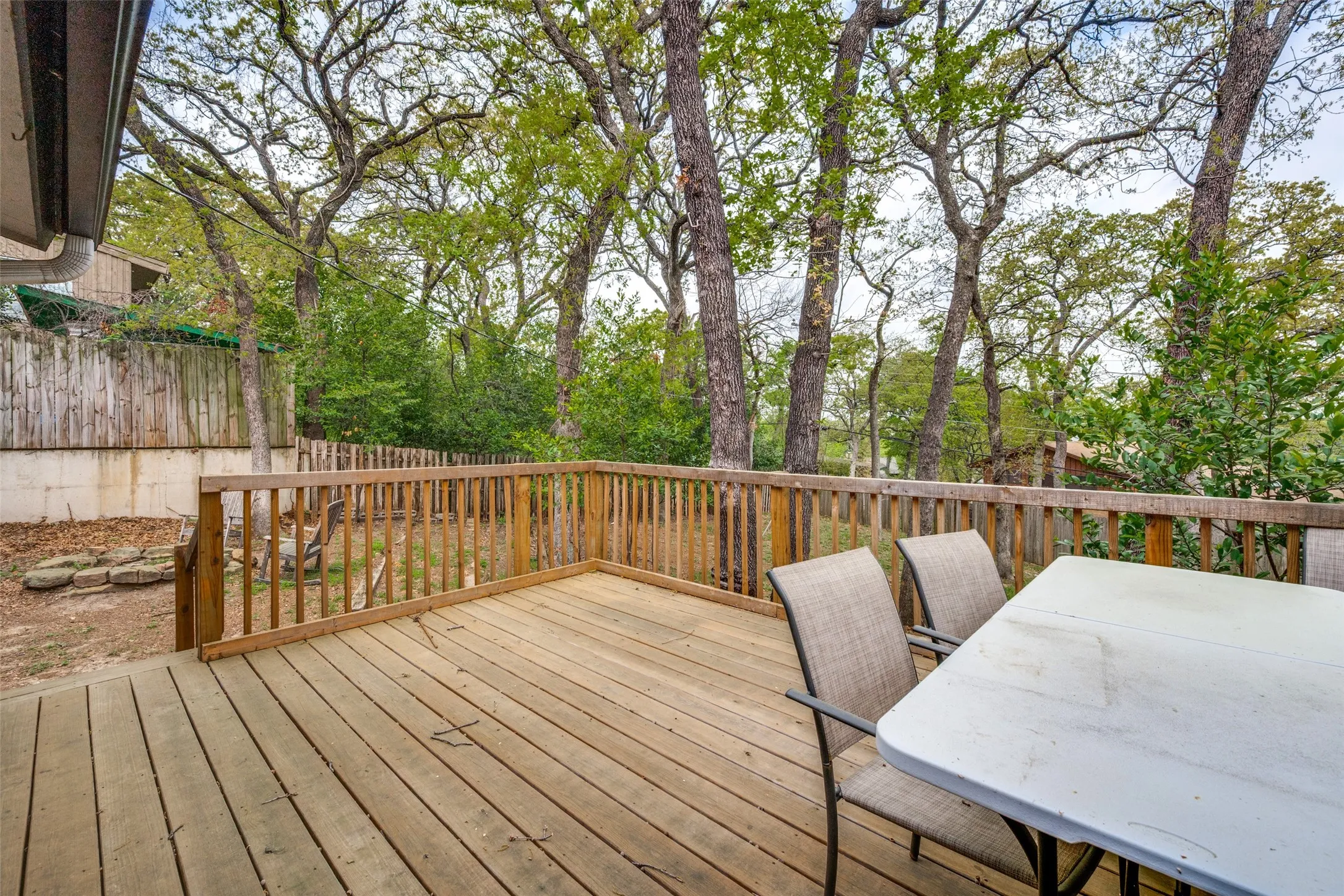 Single Family Residence For Sale in Tarrant County , 2705 Black Oak Lane, Arlington, Texas 76012, 4 Bedroom, 3 Bathroom, 2 Garage spaces, 2,354 Sqft, built in 1964, Preowned, mls#21223915, Real Estate Agent in Arlington, Homes For Sale in Tarrant county, Homes For Sale in Arlington, Realtor in Arlington Texas, Real Estate Brokerage Independent Realty Texas, Luminita Cordes Realtor