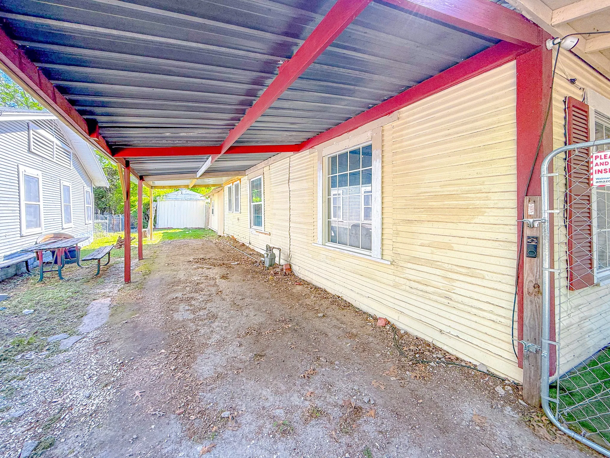 Single Family Residence For Sale in Navarro County , 401 S 30th Street, Corsicana, Texas 75110, 3 Bedrooms, 2 Bathrooms, Garage spaces, 1,344 Sqft, built in 1945, Price $160,000, mls#21222780, Real Estate Agent in Corsicana, Homes For Sale in Navarro county, Homes For Sale in Corsicana, Realtor in Corsicana Texas, Real Estate Brokerage Independent Realty Texas, Luminita Cordes Realtor