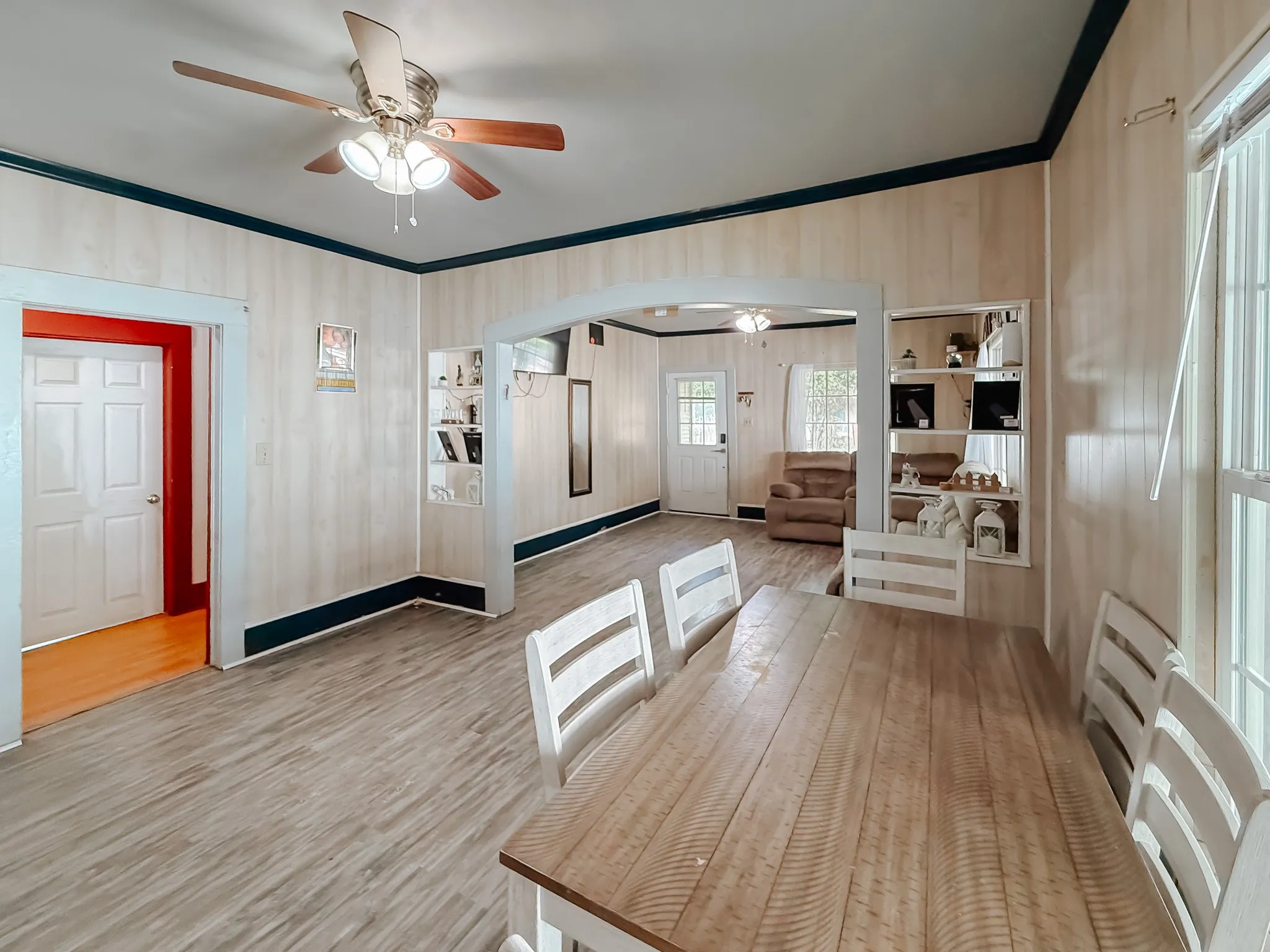 Single Family Residence For Sale in Navarro County , 401 S 30th Street, Corsicana, Texas 75110, 3 Bedrooms, 2 Bathrooms, Garage spaces, 1,344 Sqft, built in 1945, Price $160,000, mls#21222780, Real Estate Agent in Corsicana, Homes For Sale in Navarro county, Homes For Sale in Corsicana, Realtor in Corsicana Texas, Real Estate Brokerage Independent Realty Texas, Luminita Cordes Realtor