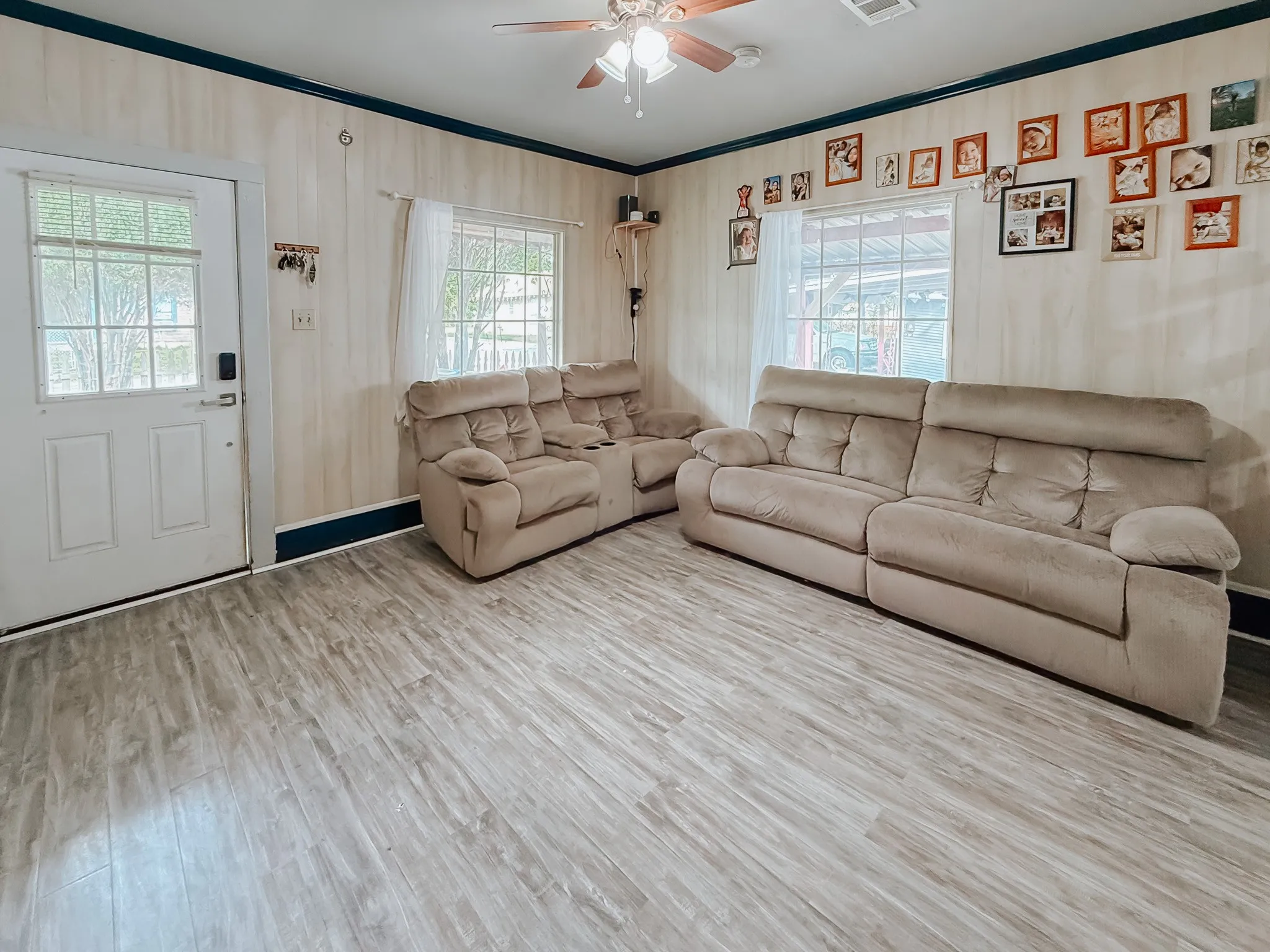 Single Family Residence For Sale in Navarro County , 401 S 30th Street, Corsicana, Texas 75110, 3 Bedrooms, 2 Bathrooms, Garage spaces, 1,344 Sqft, built in 1945, Price $160,000, mls#21222780, Real Estate Agent in Corsicana, Homes For Sale in Navarro county, Homes For Sale in Corsicana, Realtor in Corsicana Texas, Real Estate Brokerage Independent Realty Texas, Luminita Cordes Realtor
