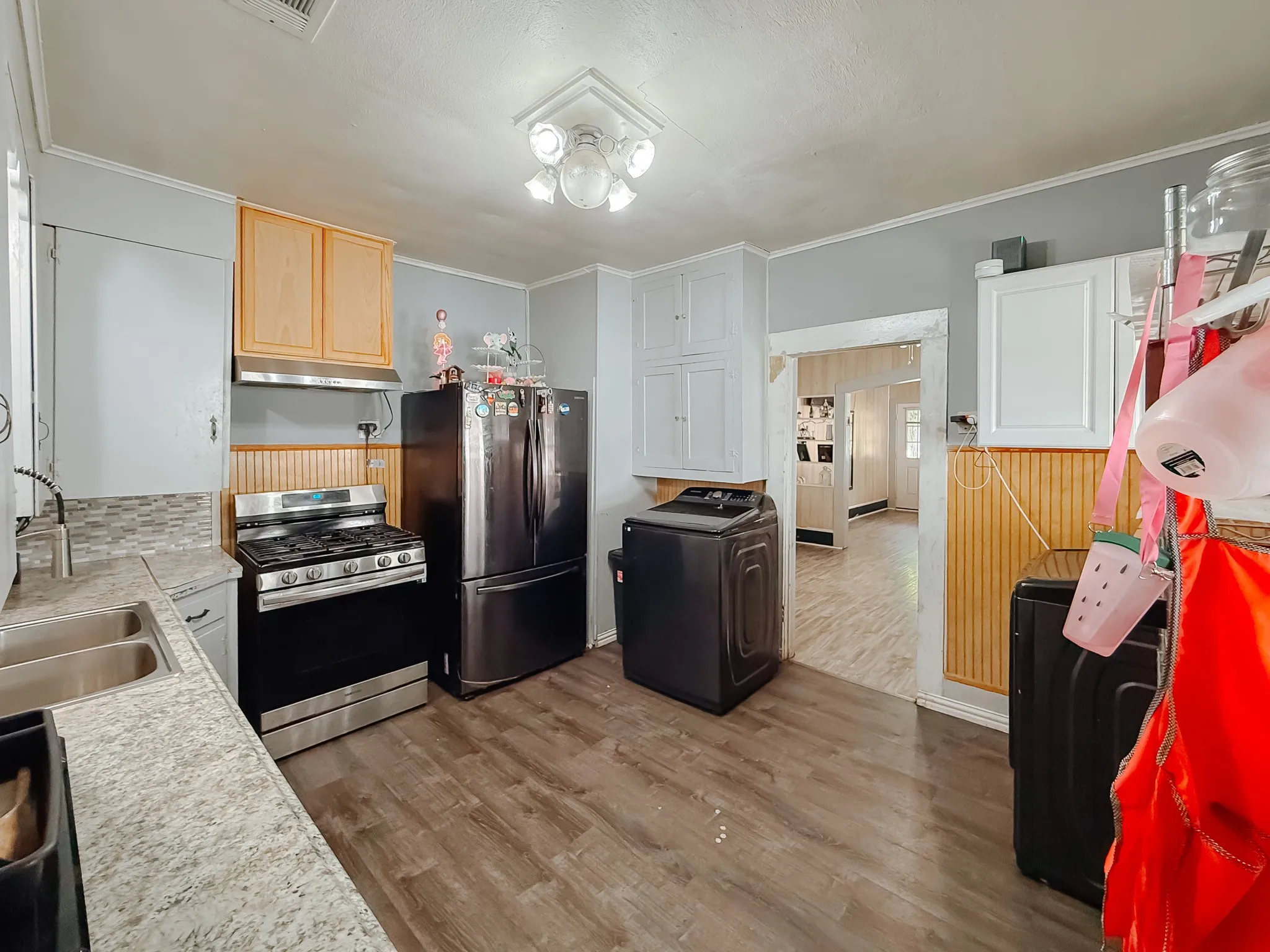 Single Family Residence For Sale in Navarro County , 401 S 30th Street, Corsicana, Texas 75110, 3 Bedrooms, 2 Bathrooms, Garage spaces, 1,344 Sqft, built in 1945, Price $160,000, mls#21222780, Real Estate Agent in Corsicana, Homes For Sale in Navarro county, Homes For Sale in Corsicana, Realtor in Corsicana Texas, Real Estate Brokerage Independent Realty Texas, Luminita Cordes Realtor