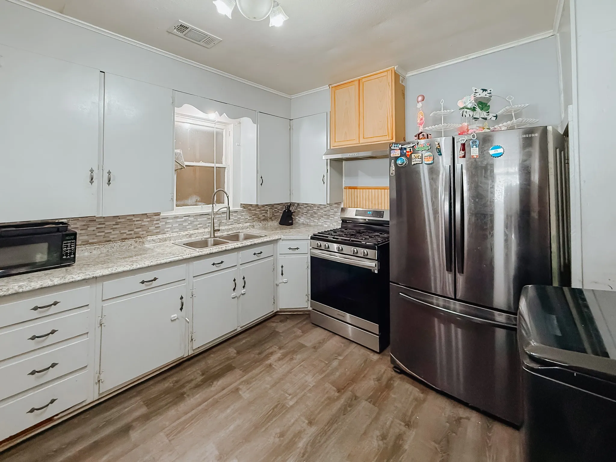 Single Family Residence For Sale in Navarro County , 401 S 30th Street, Corsicana, Texas 75110, 3 Bedrooms, 2 Bathrooms, Garage spaces, 1,344 Sqft, built in 1945, Price $160,000, mls#21222780, Real Estate Agent in Corsicana, Homes For Sale in Navarro county, Homes For Sale in Corsicana, Realtor in Corsicana Texas, Real Estate Brokerage Independent Realty Texas, Luminita Cordes Realtor